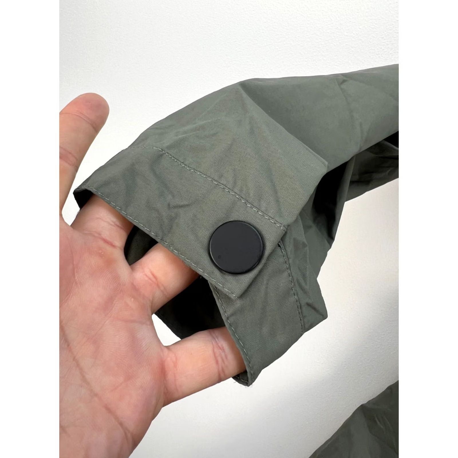 Uniqlo Uniqlo X Lemaire Rain Trench Coat Jacket Womens XS/S Olive Brown Nylon Belted Long Sleeve Snap Closure Water-Resistant Trench Coat Womens XS S Size XS / US 0-2 / IT 36-38 - 5 Thumbnail