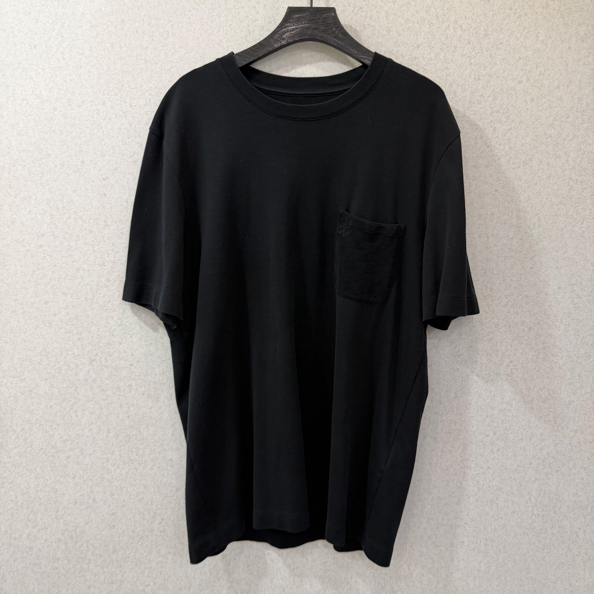 Louis Vuitton Louis Vuitton Retro Black T-Shirt l Men Size US L / EU 52-54 / 3 - 1 Thumbnail
