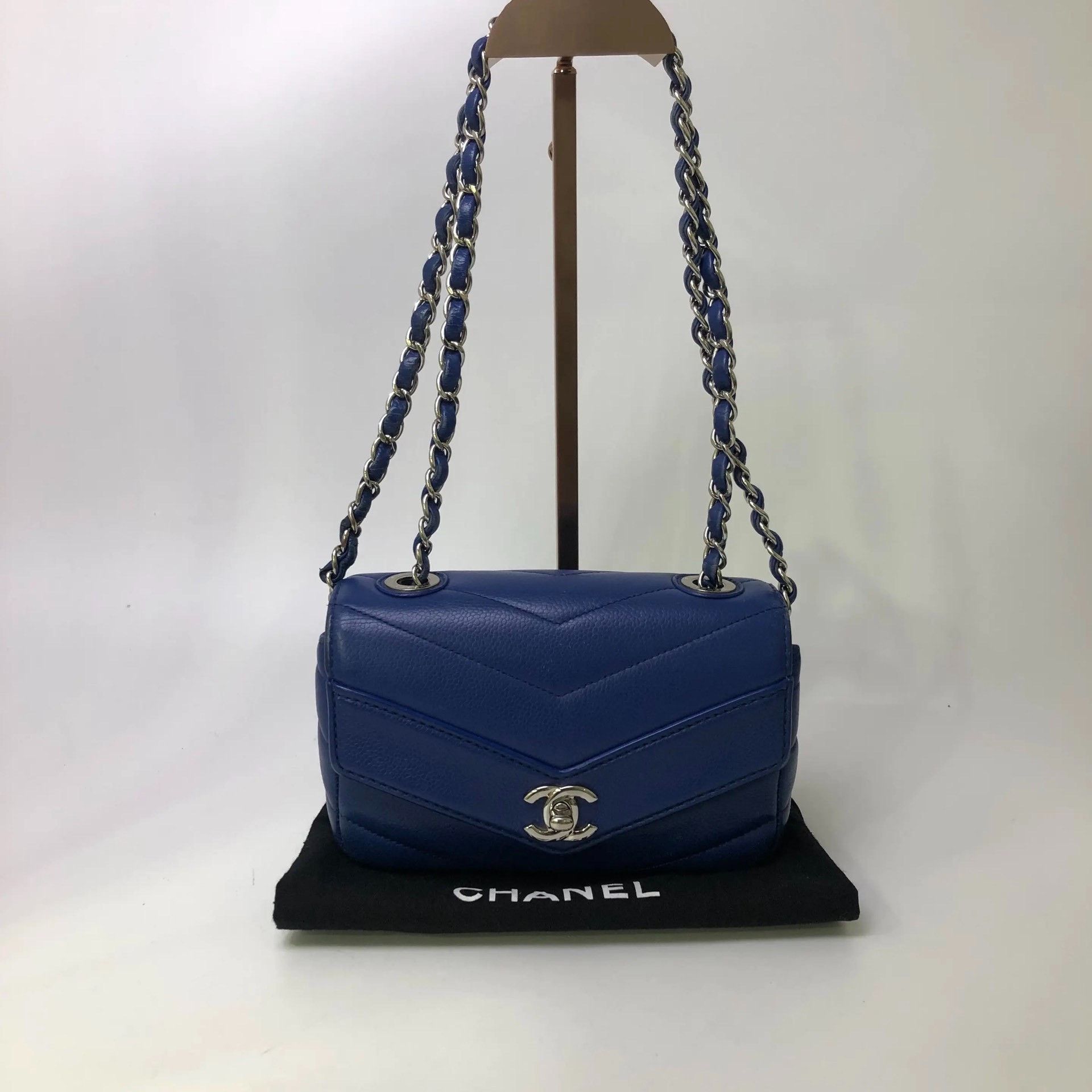Chanel Pre-loved Bag Very good condition Size ONE SIZE - 1 Thumbnail