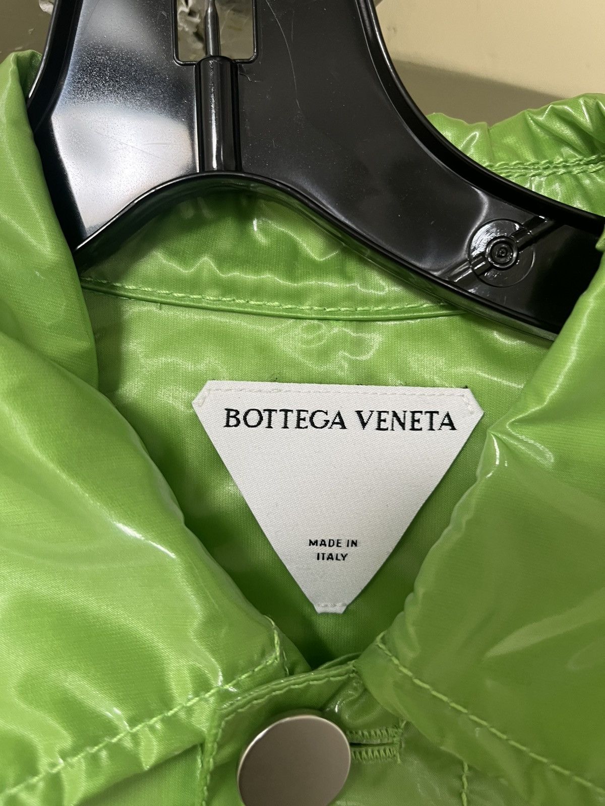 Bottega Veneta Bottega Veneta Acid Green Shiny Jacket Sz 48 Size US M / EU 48-50 / 2 - 2 Thumbnail