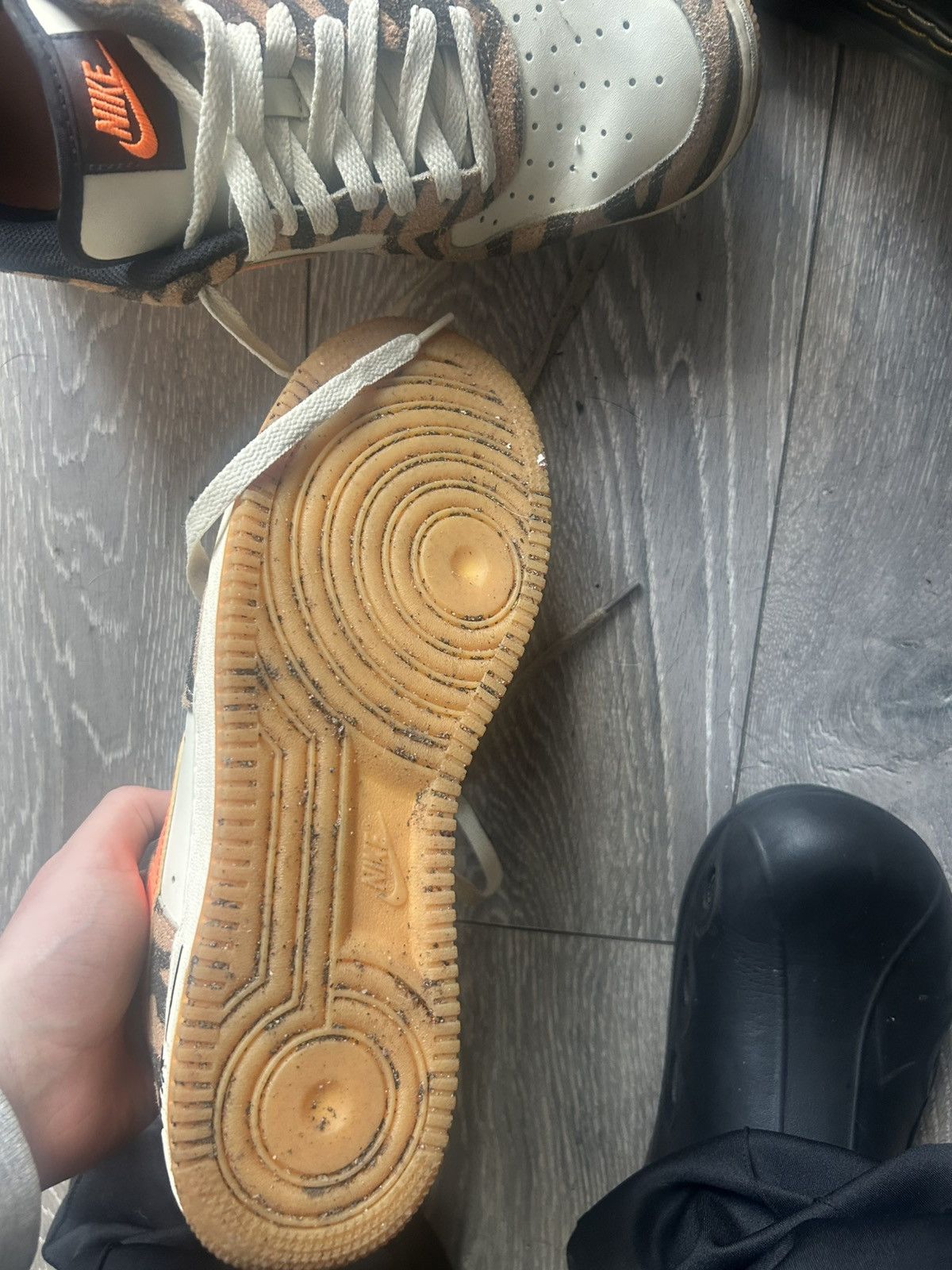 Nike 2021 Nike Airforce One Low ‘Daktari Stripes’ Size US 8 / EU 41 - 4 Thumbnail