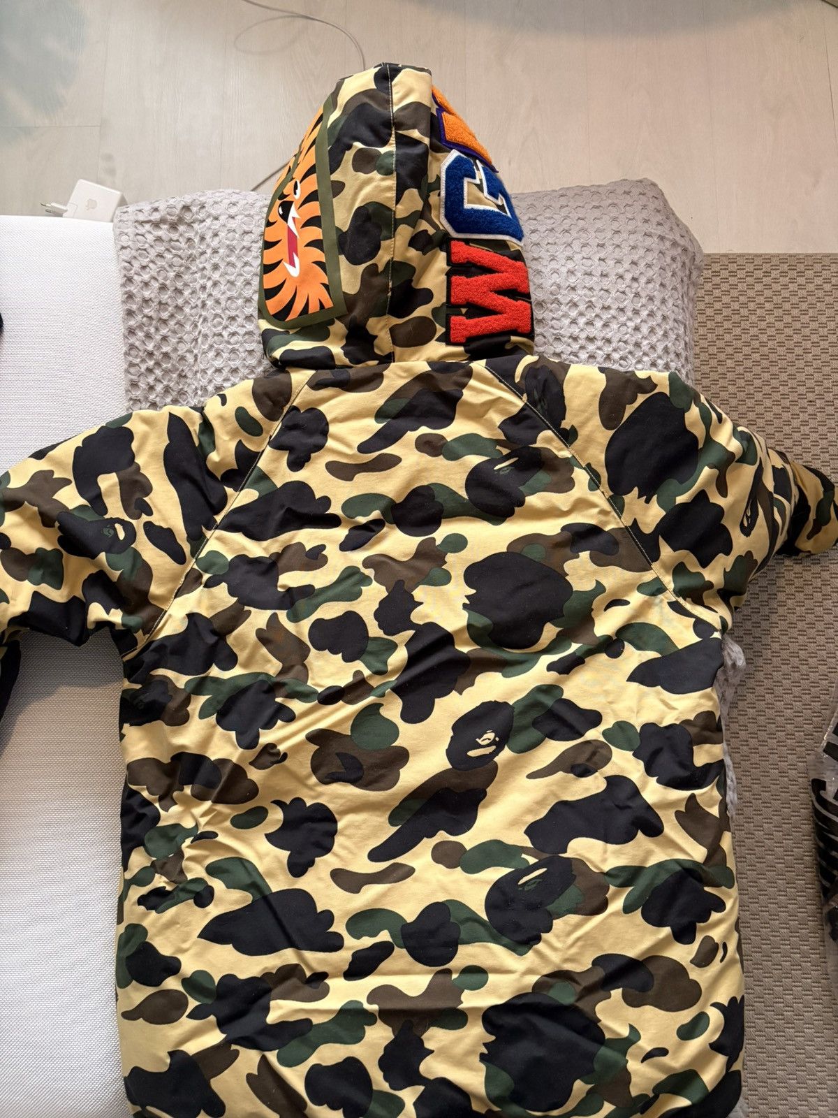 Bape BAPE 1st Camo Shark Down Jacket WGM Yellow OG Camo FW17 Size US XL / EU 56 / 4 - 4 Thumbnail