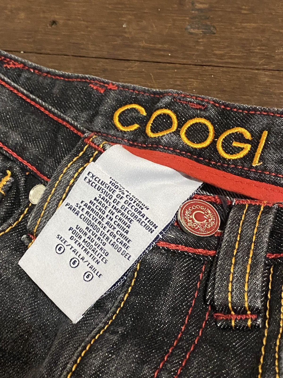 Vintage Vintage embroidered Coogi denim jeans. Size US XS / EU 42 / 0 - 6 Thumbnail