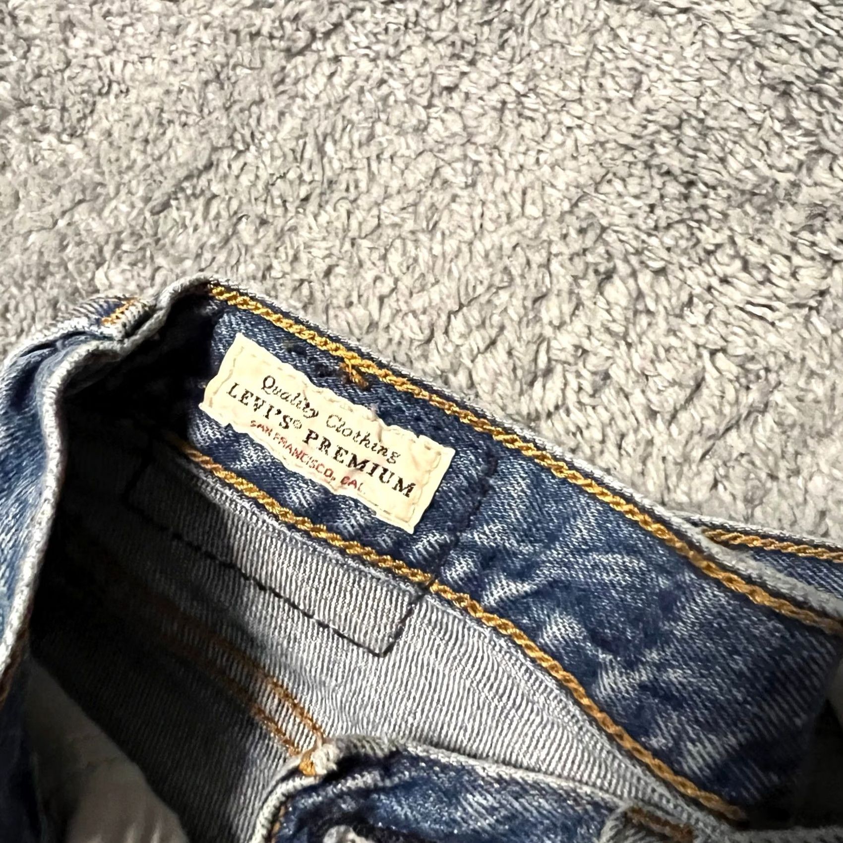 Levi's Levi’s Jeans Womens Cropped Distressed Button Fly Wedgie 28 Blue Regular Womens 28 Wedgie Distressed Button Fly Premium Cropped Jeans Size 28" / US 6 / IT 42 - 7 Thumbnail