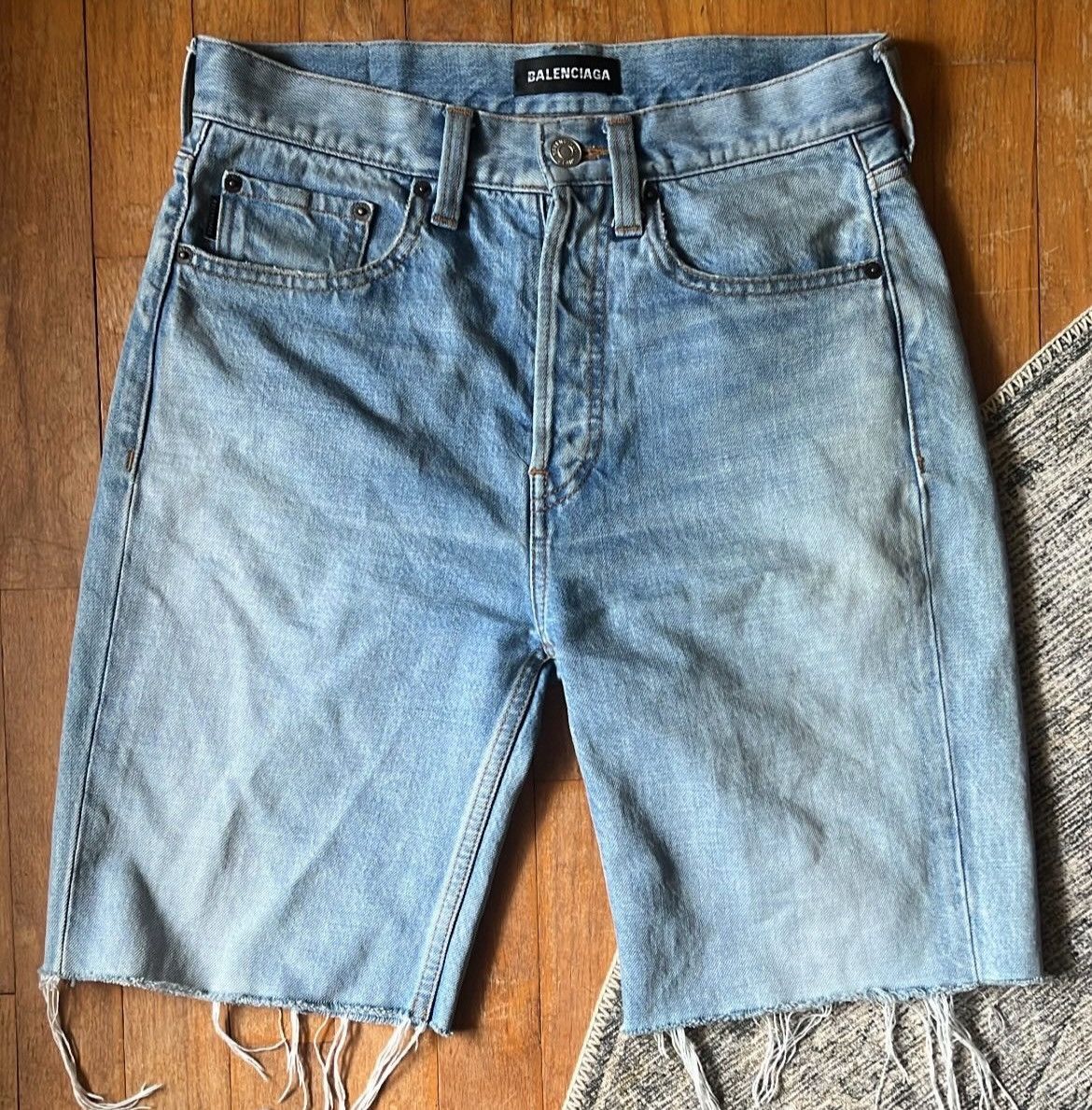 ショートパンツ BALENCIAGA FW24 Denim shorts (793948TJW95 2204) BALENCIAGA バレンシアガ UNISEX バギーグラフィティデニム