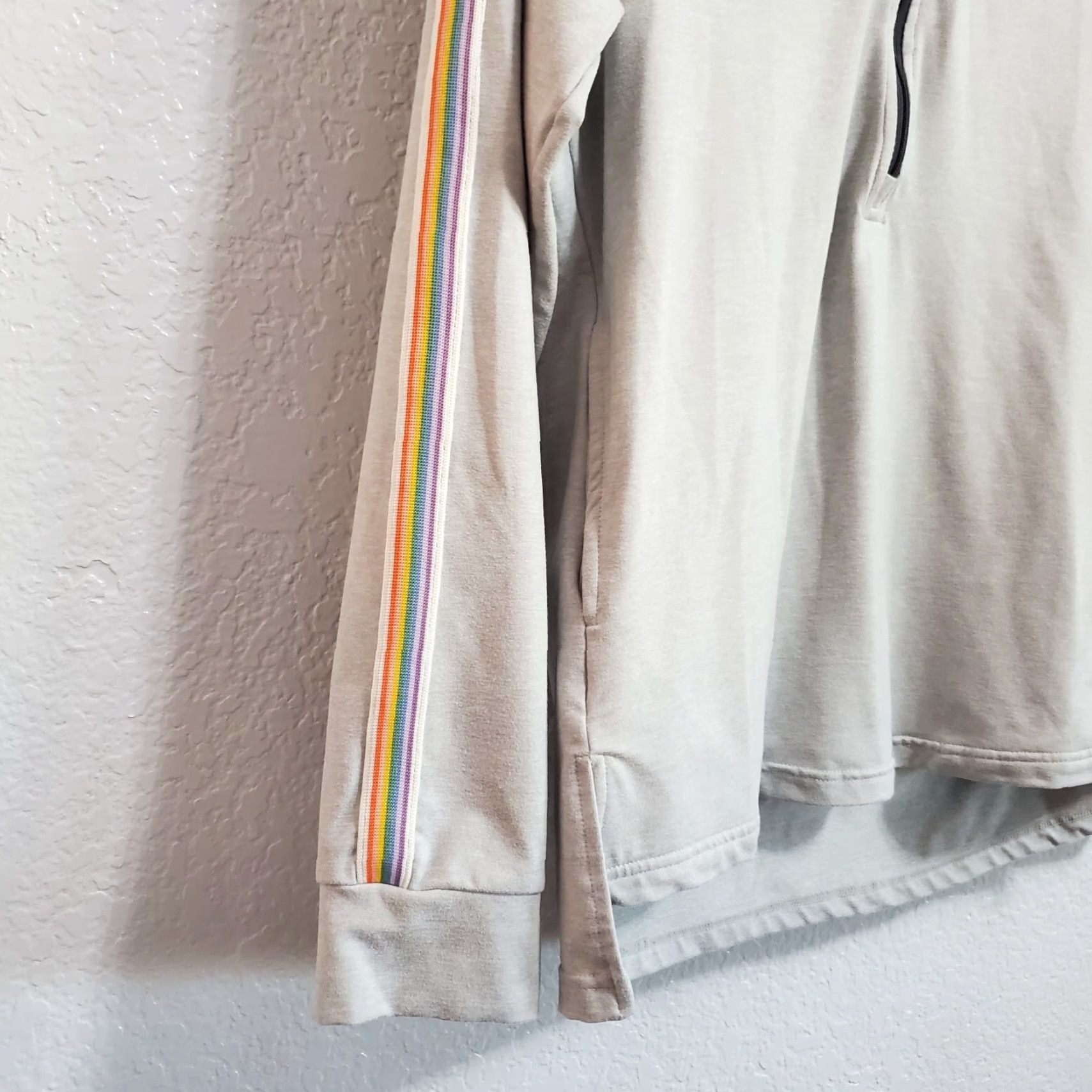 Marine Layer VINTAGE Marine Layer Sweatshirt Raglan 1/4 Zip Women S Gray Rainbow Trim Pullover Long Sleeve Mock Neck Pockets Moisture Wicking 4 Way Stretch Size S / US 4 / IT 40 - 4 Thumbnail