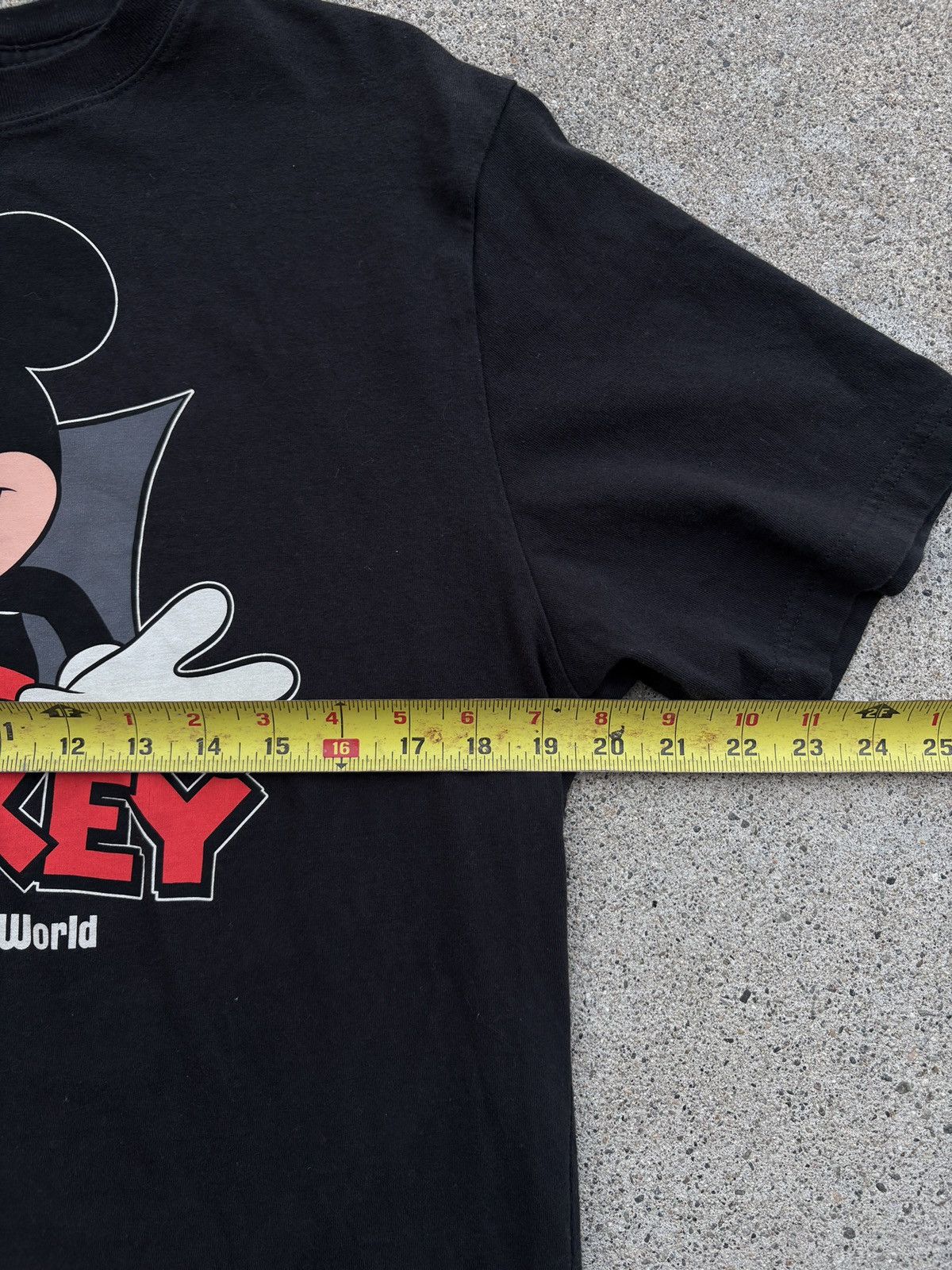 Disney × Mickey Mouse × Vintage Vintage 1990s DisneyWorld Mickey Mouse Character Tee Size M Size US M / EU 48-50 / 2 - 5 Thumbnail