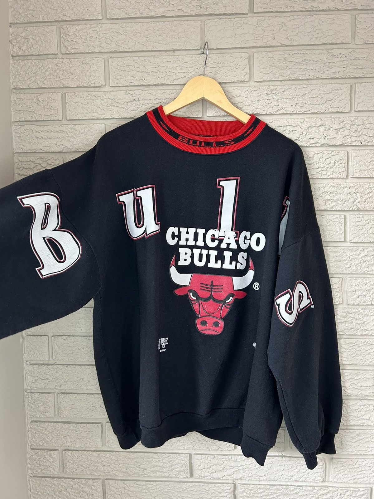 Image of 90's Chicago Bulls Crewneck in Black/Red, Men's (Size XL)