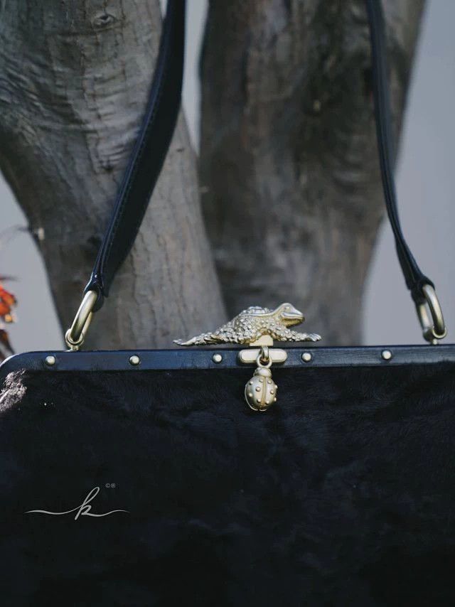 Other Women's BKC 1990s Frog Ladybug Fur Handbag Size ONE SIZE - 7 Thumbnail