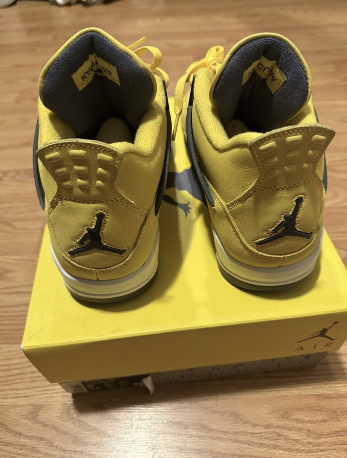 Jordan Brand Lighting 4s jordans Size US 10 / EU 43 - 2 Thumbnail