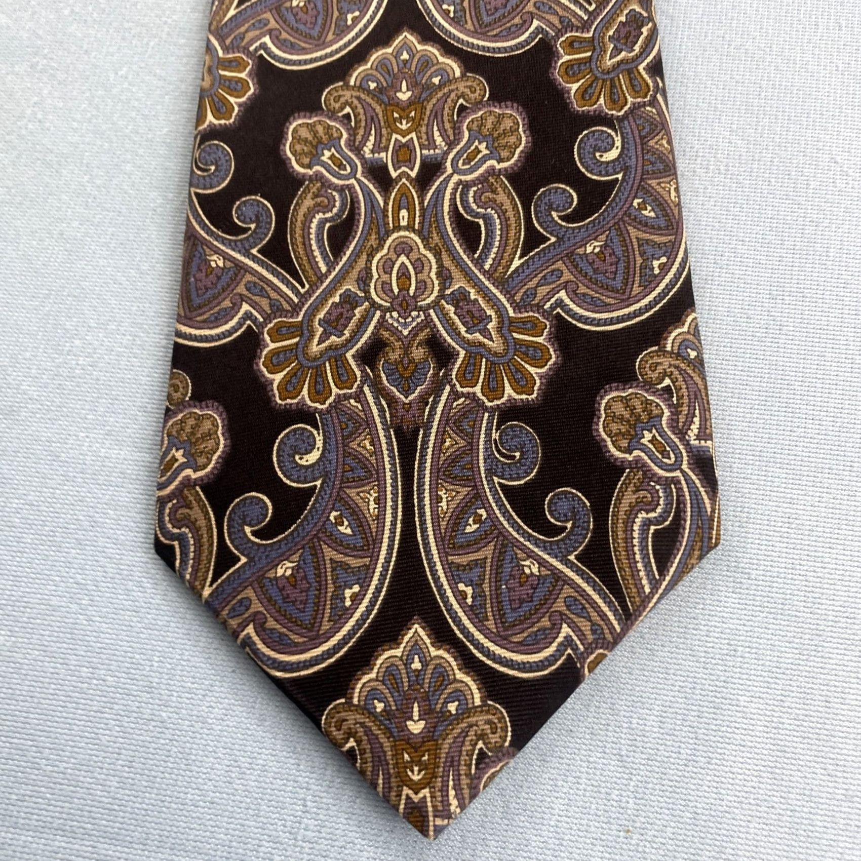Vintage Manhattan vtg Silk Paisley Crest Western Black Brown Blue Vintage Made USA 4x57 Cap​sule Wide Necktie Size ONE SIZE - 2 Thumbnail