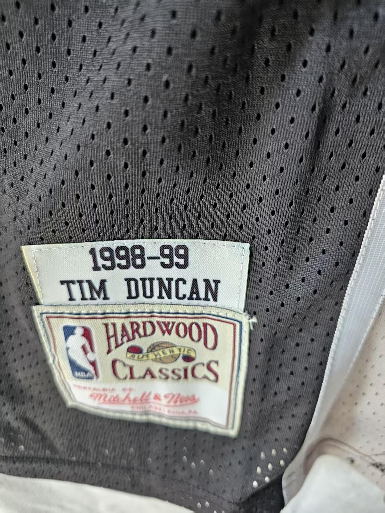 NBA San Antonio Spurs 21 Tim Duncan Jersey Stitched Size US M / EU 48-50 / 2 - 4 Thumbnail