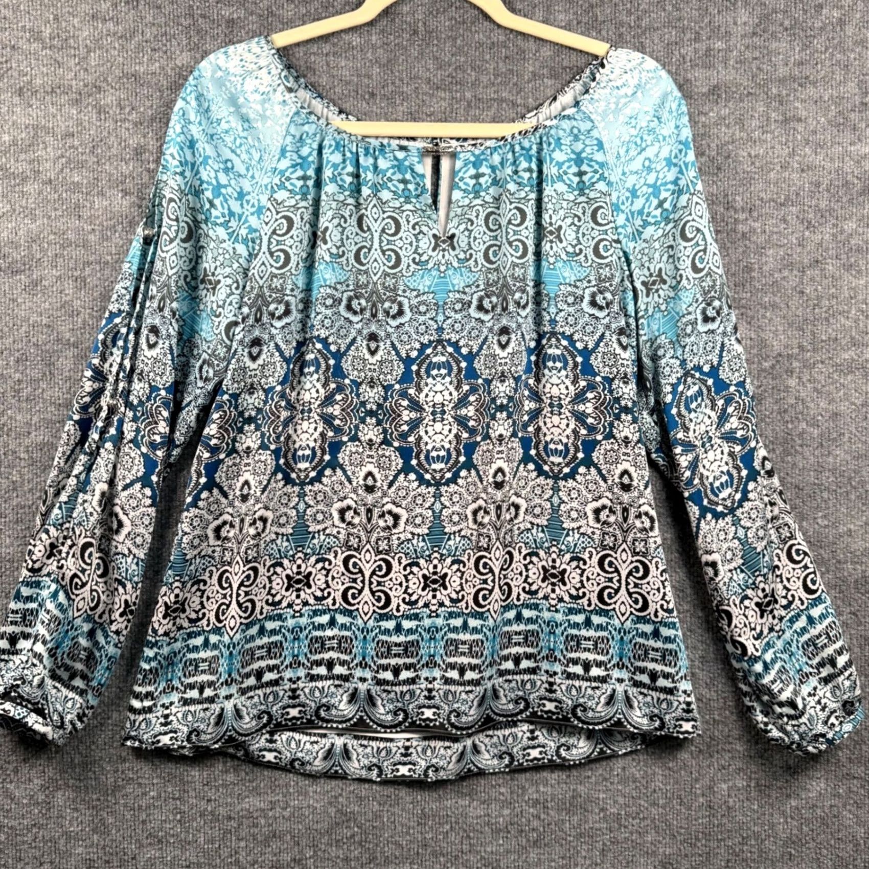 White House Black Market White House Black Market Blouse Blue Paisley Ombre Split Sleeve Long Sleeve V-Neck Peasant Lightweight Size S / US 4 / IT 40 - 2 Thumbnail