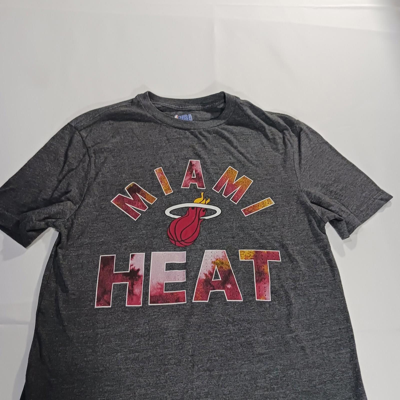 NBA NBA Miami Heat T-Shirt Mens Medium Gray Short Sleeve Graphic Size ONE SIZE - 9 Thumbnail