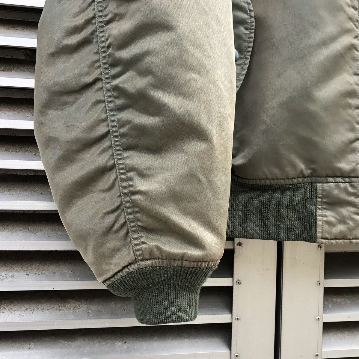 Vintage Vintage 90s Uniqlo Sun Faded Ma-1 Bomber Jacket Size US XL / EU 56 / 4 - 5 Thumbnail