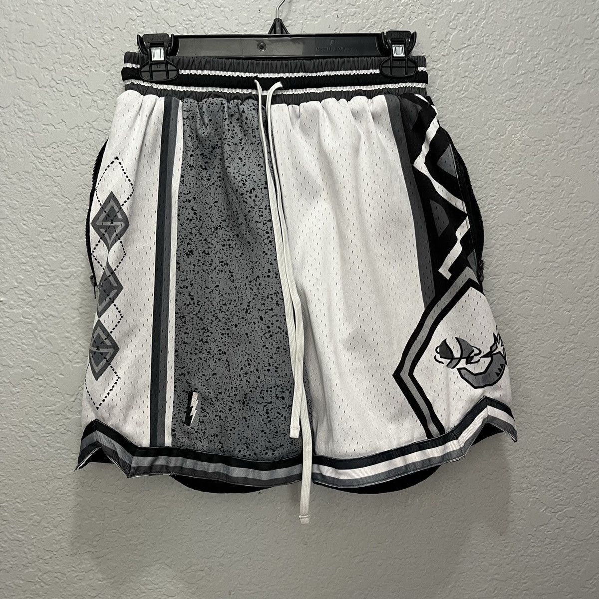 Collect and Select Collect select trillest savs sole supremacy hoop shorts Size US 32 / EU 48 - 1 Thumbnail