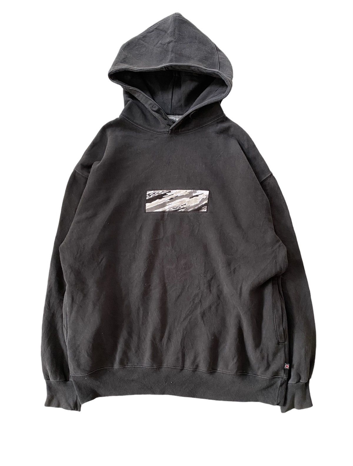 image of Futura 2000 x Recon Futura 2000 Stash 1998 Recon Iconic Camo Box Logo Hoodie in Black (Size XL)