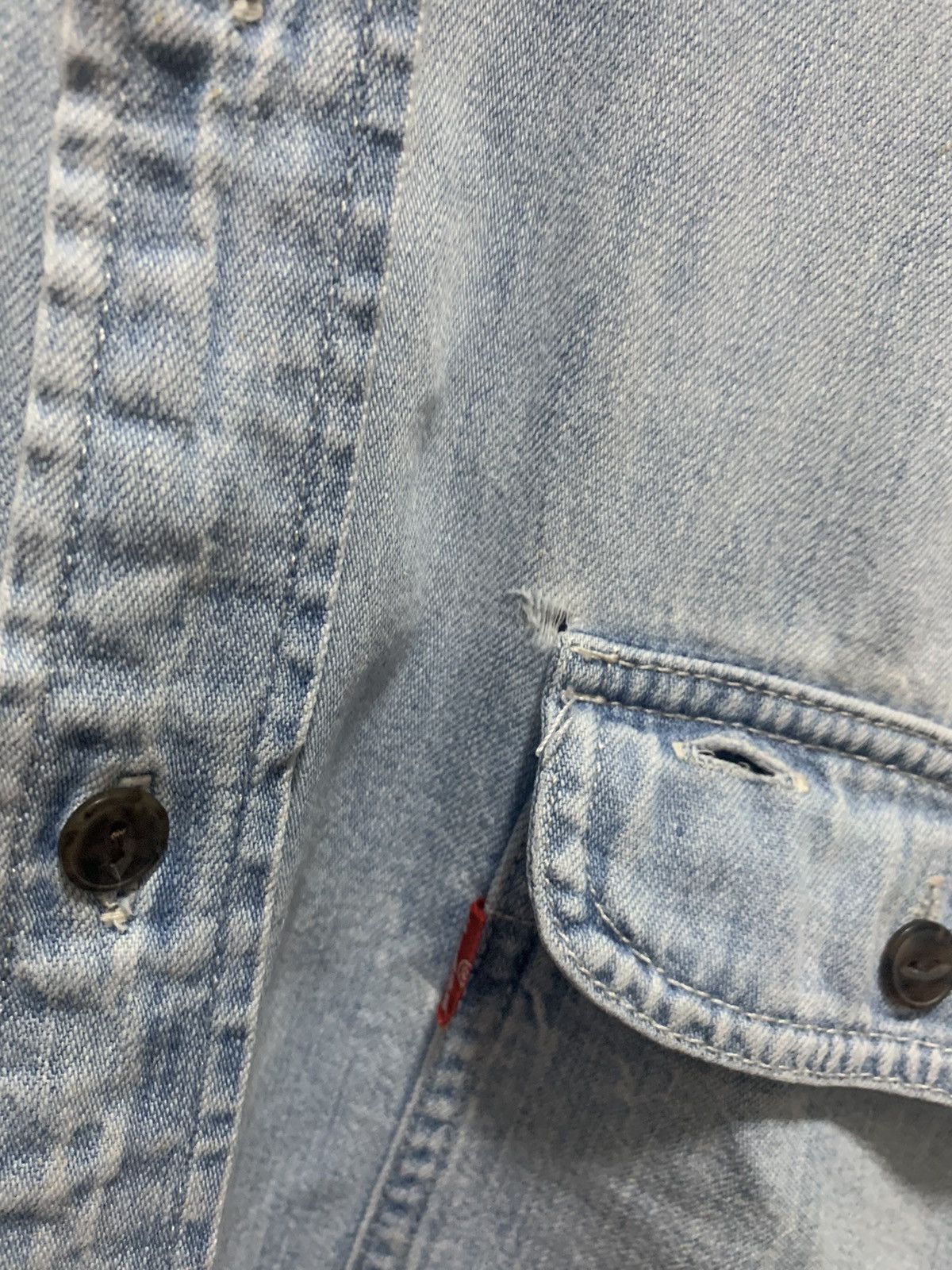 Levi's Vintage Levi’s Denim Sun Faded Shirt Large Size Size US L / EU 52-54 / 3 - 15 Thumbnail