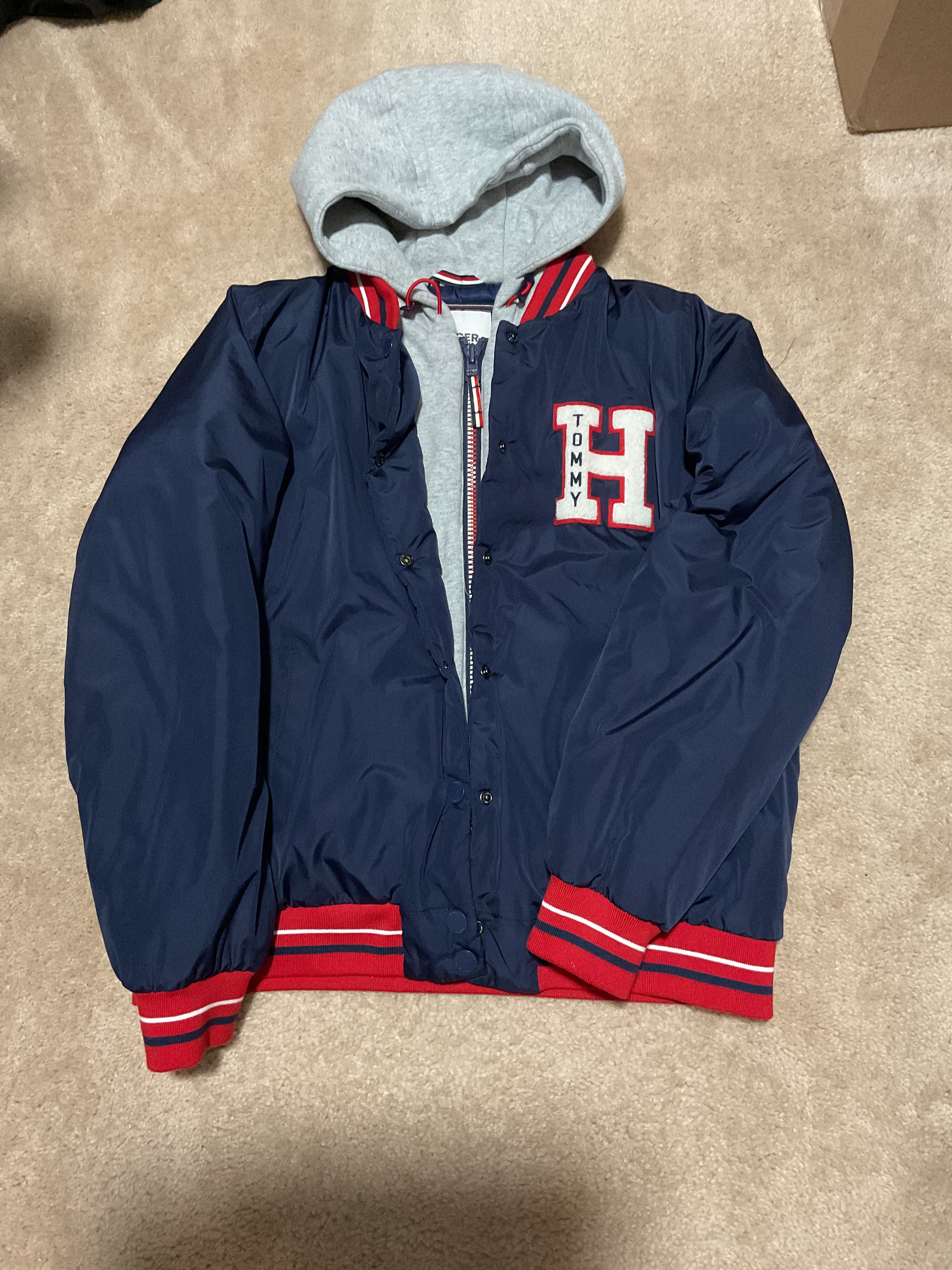 Tommy Hilfiger Tommy Hilfiger Varsity Bomber Jacket w/ hood Size US M / EU 48-50 / 2 - 1 Thumbnail