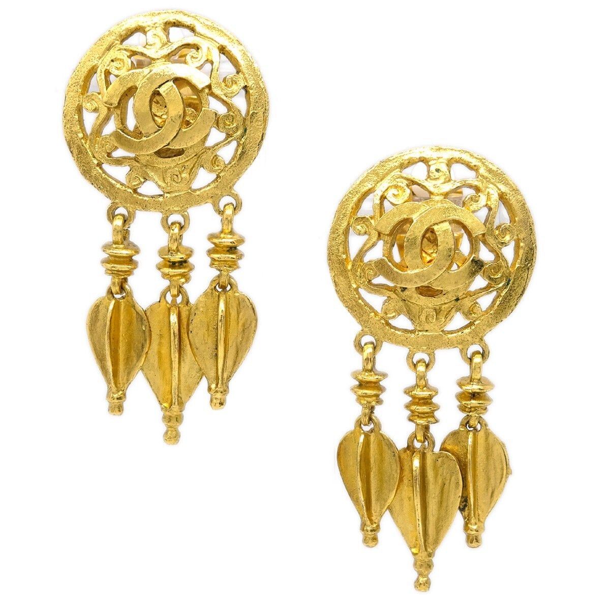 Chanel Chanel Vintage CC Round Drop Clip-On Metal Size ONE SIZE - 1 Thumbnail