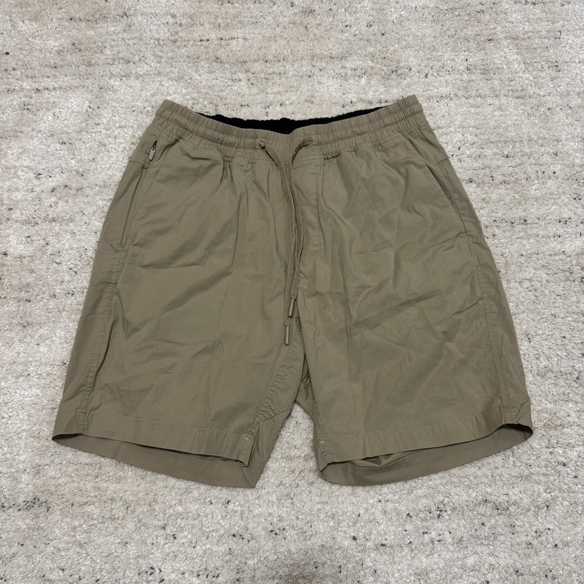 Lululemon LuLulemon Khaki Shorts Size US 30 / EU 46 - 1 Thumbnail