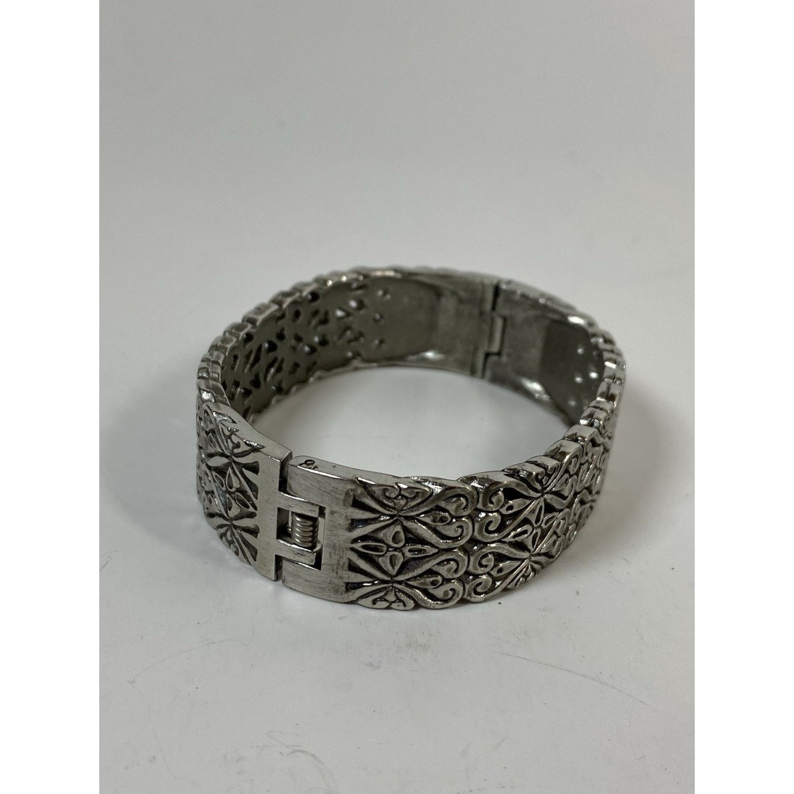 Other Stainless Steel Hinged Clamp Bracelet Size ONE SIZE - 8 Thumbnail