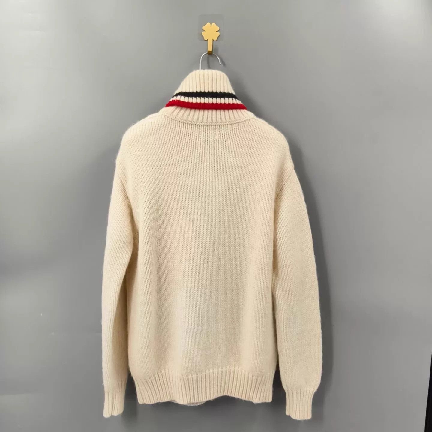 Moncler Moncler Big Logo Wool Sweater Size 40 Size S / US 4 / IT 40 - 2 Thumbnail