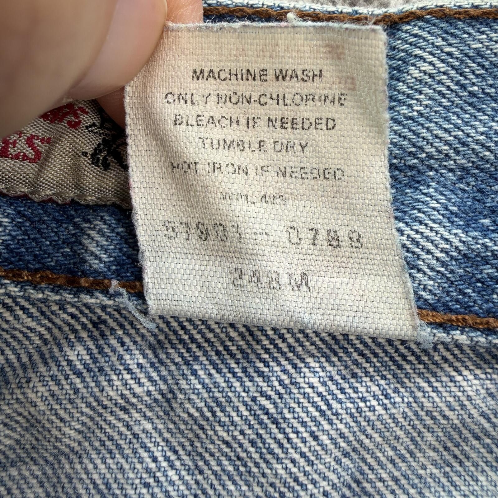 Levi's Vintage 90s Levis High Waisted Mom Jeans Light Wash Denim 26 Size 26" / US 2 / IT 38 - 7 Thumbnail