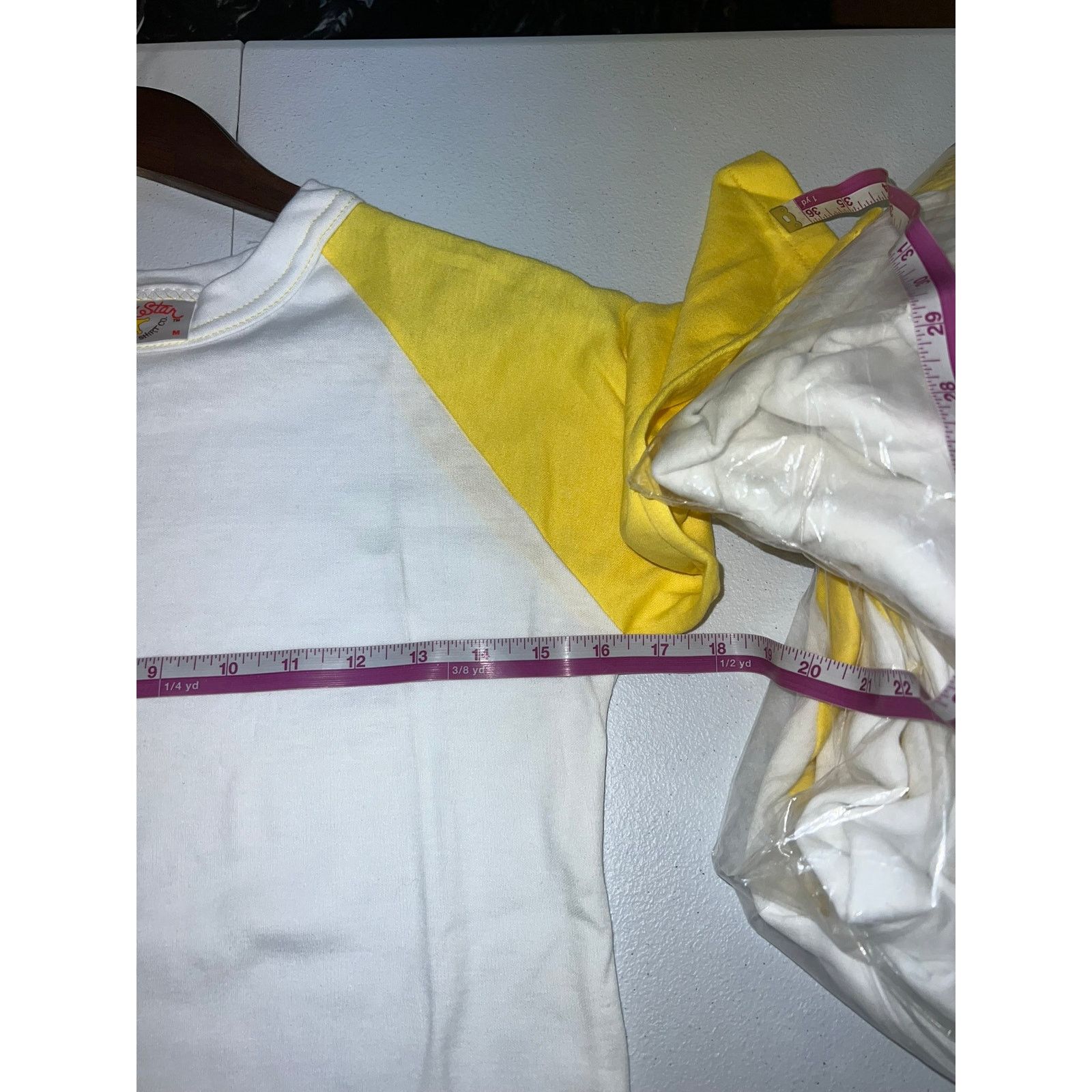 Vintage Women's 80s Lucky Star White Yellow Raglan Shirt Blank Top Size M / US 6-8 / IT 42-44 - 9 Thumbnail