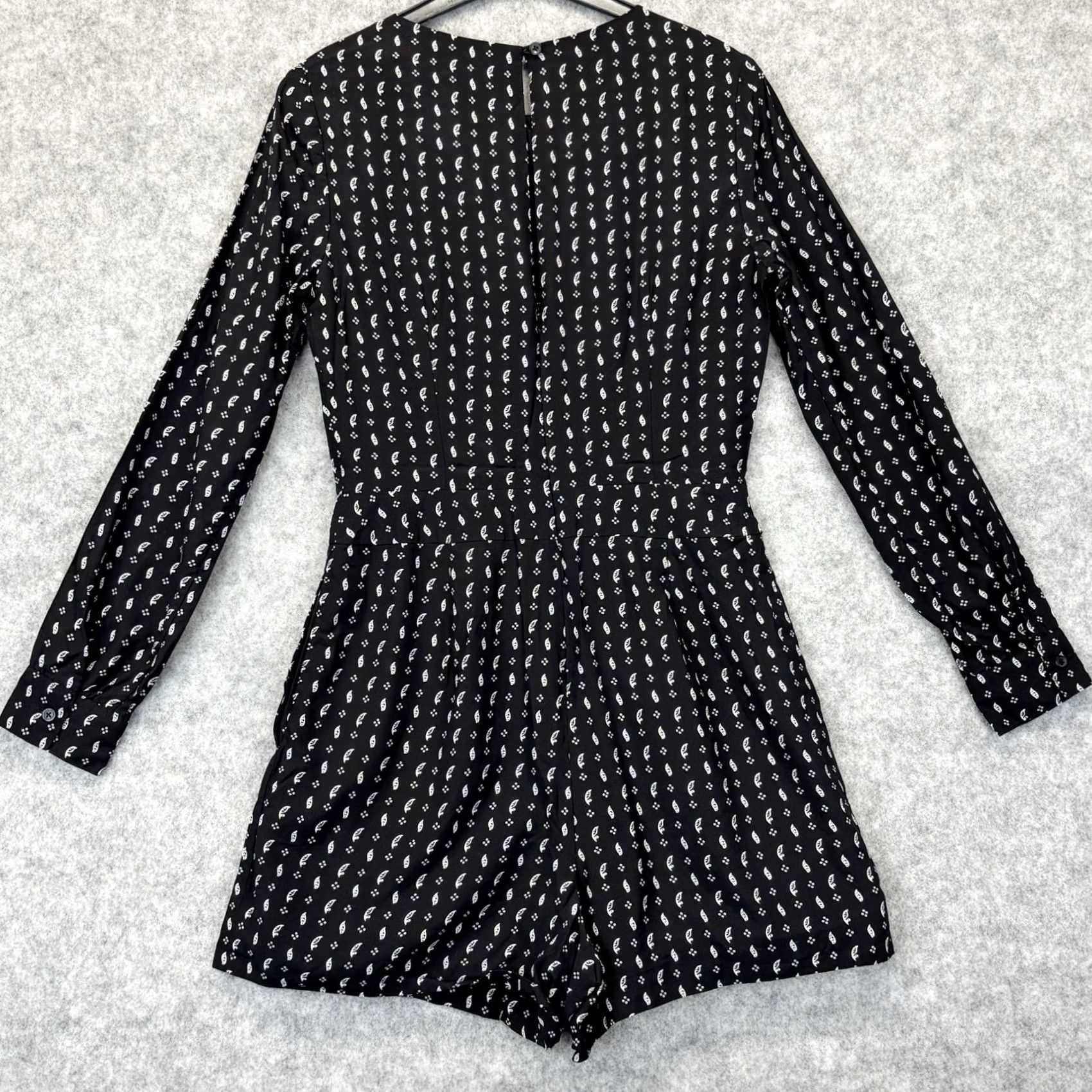 Jack Wills Jack Wills Playsuit 6 UK Size Women Black White VGC Long Sleeve Casual Summer Size M / US 6-8 / IT 42-44 - 2 Thumbnail