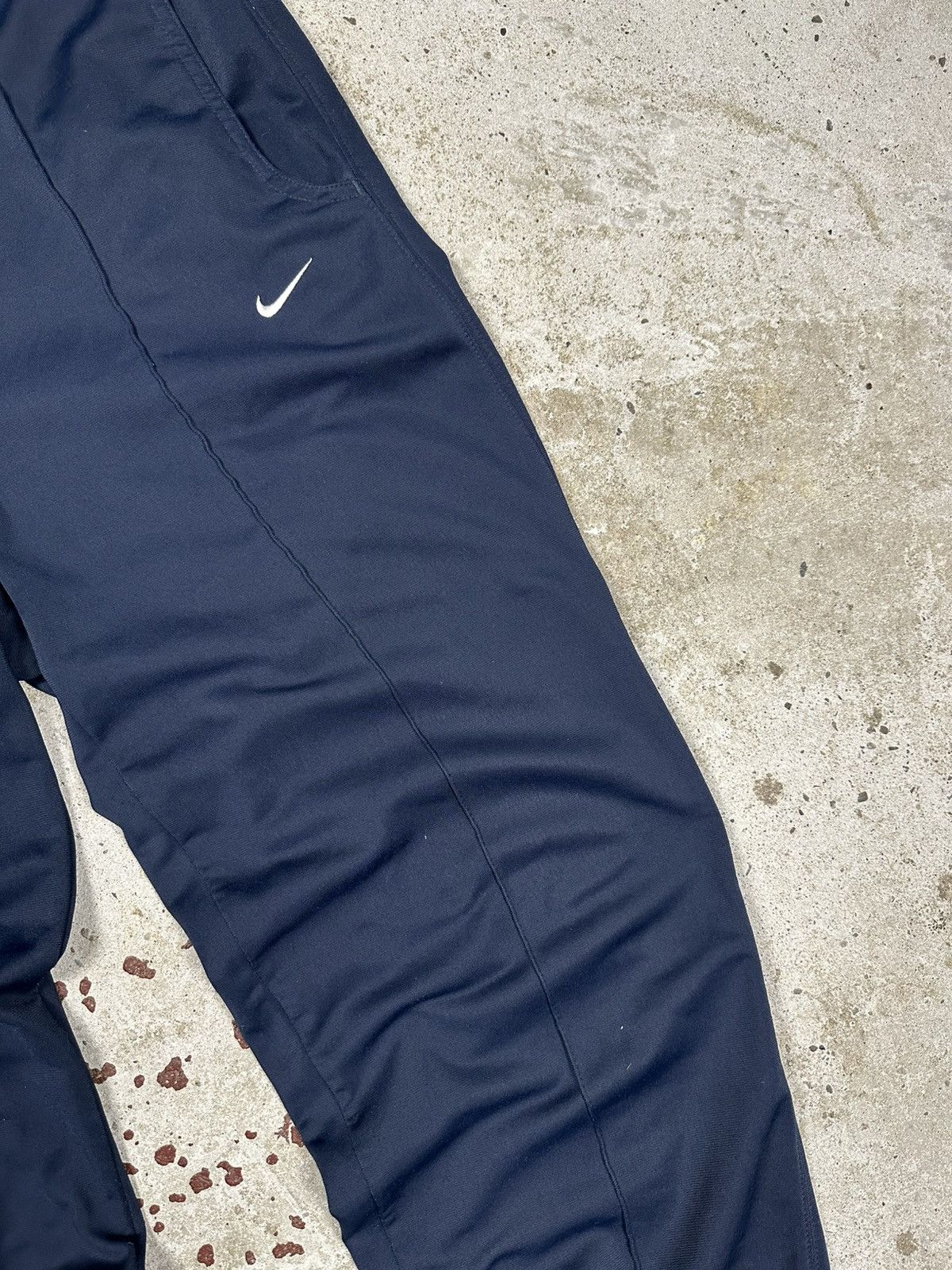 Nike Vintage Y2K Nike Baggy Navy Track Pants Swoosh rare usa Size US 32 / EU 48 - 6 Thumbnail