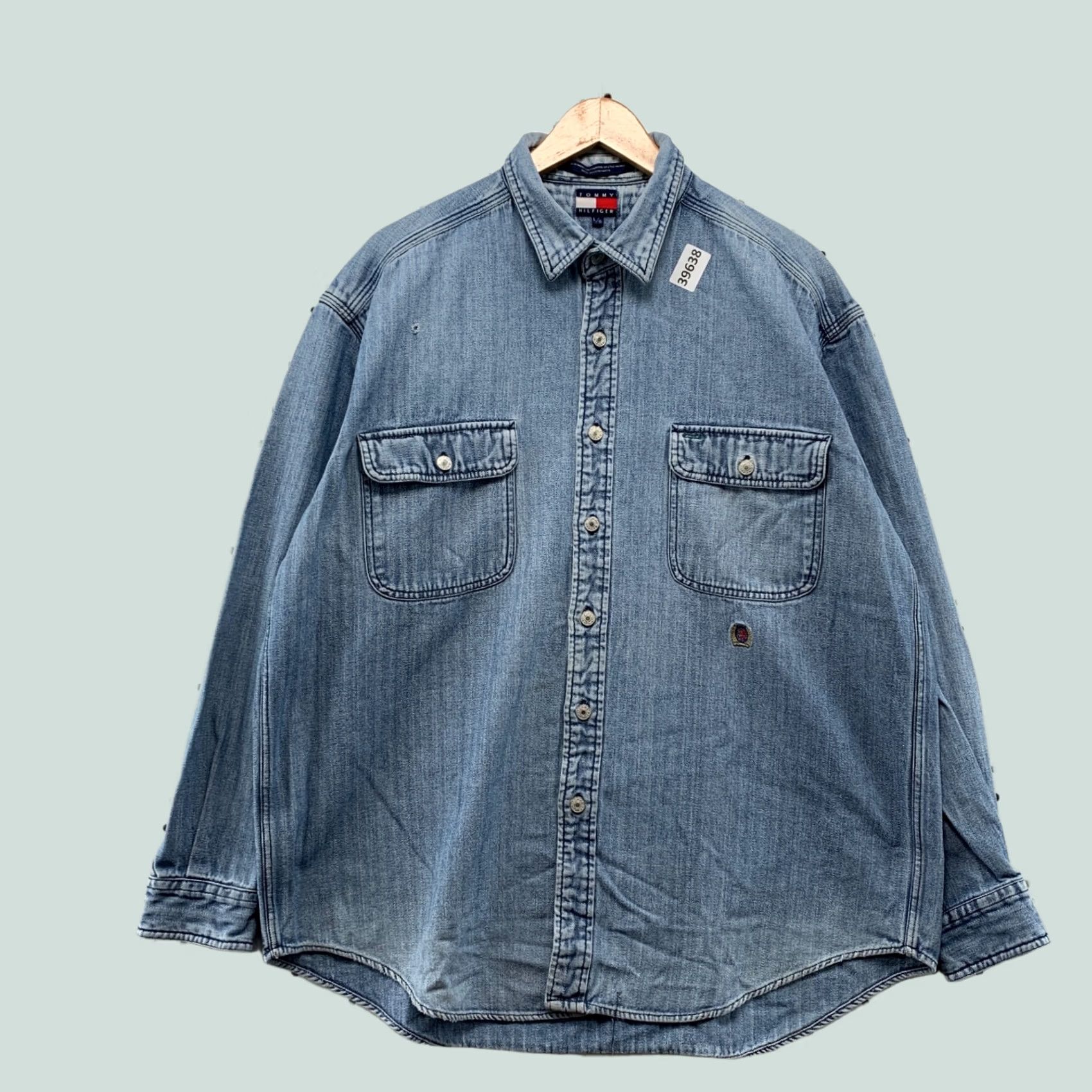 Tommy Hilfiger VINTAGE Tommy Hilfiger Shirt Mens Large Blue Pocket Button Denim Size US L / EU 52-54 / 3 - 1 Thumbnail