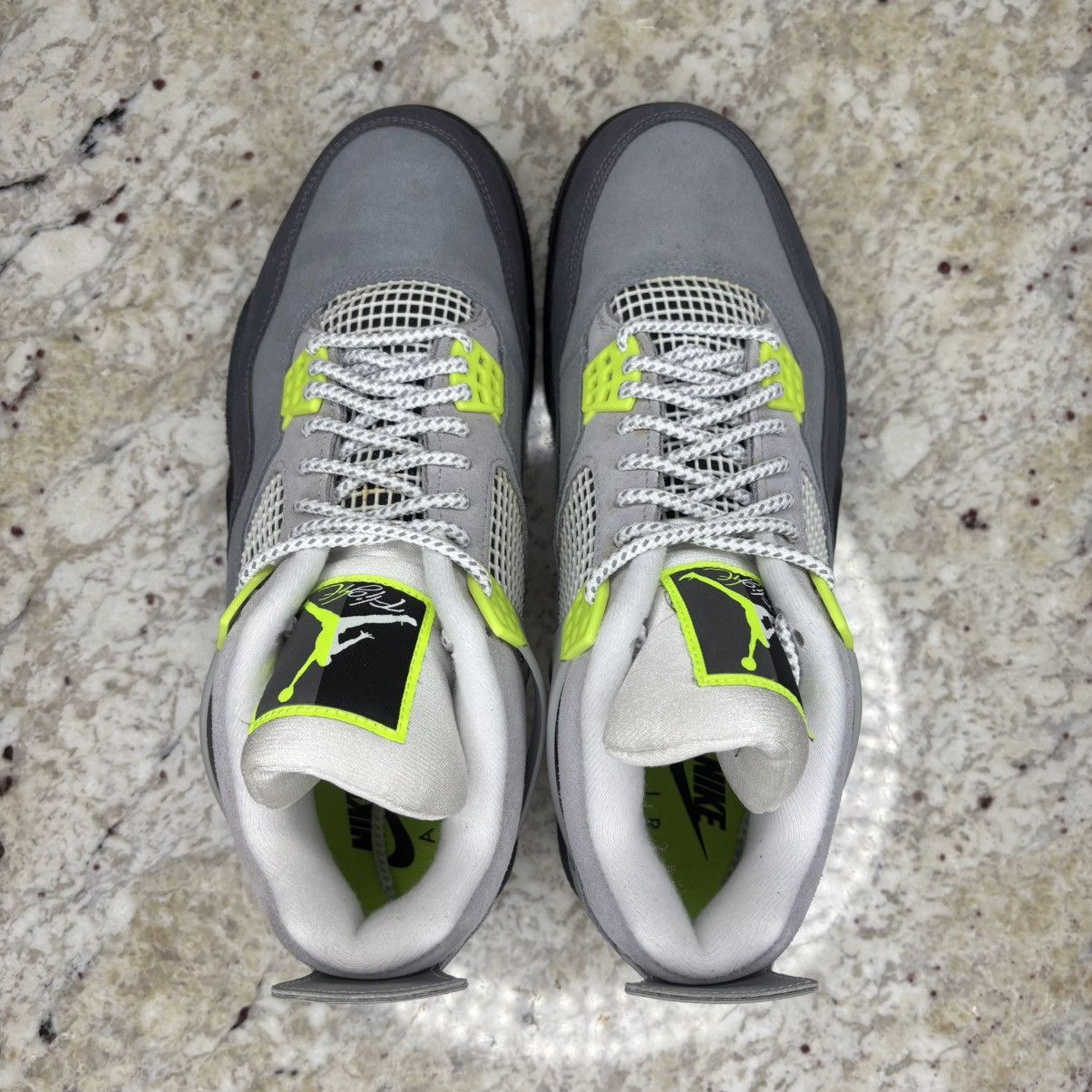 Jordan Brand Size 11 - Jordan 4 Retro SE Mid Neon 95 NEW WITH DEFECTS Size US 11 / EU 44 - 11 Thumbnail
