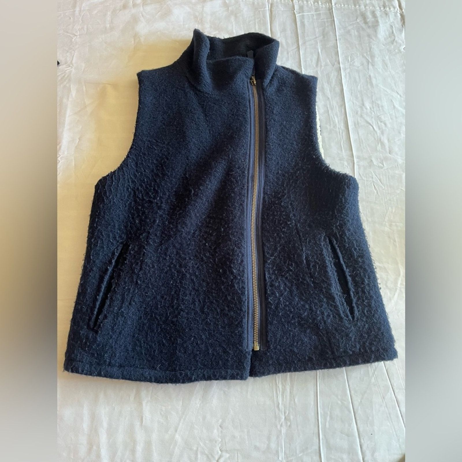 J.Crew × Vintage J. Crew Vest Navy Cream Sherpa Faux Fur Asymmetrical Zip M Size M / US 6-8 / IT 42-44 - 5 Thumbnail