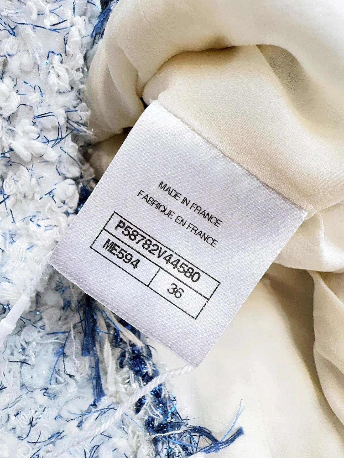 Chanel Chanel 18s Waterfall Blue/White Tassel-Tweed 8sleeve Jacket Size XS / US 0-2 / IT 36-38 - 7 Thumbnail