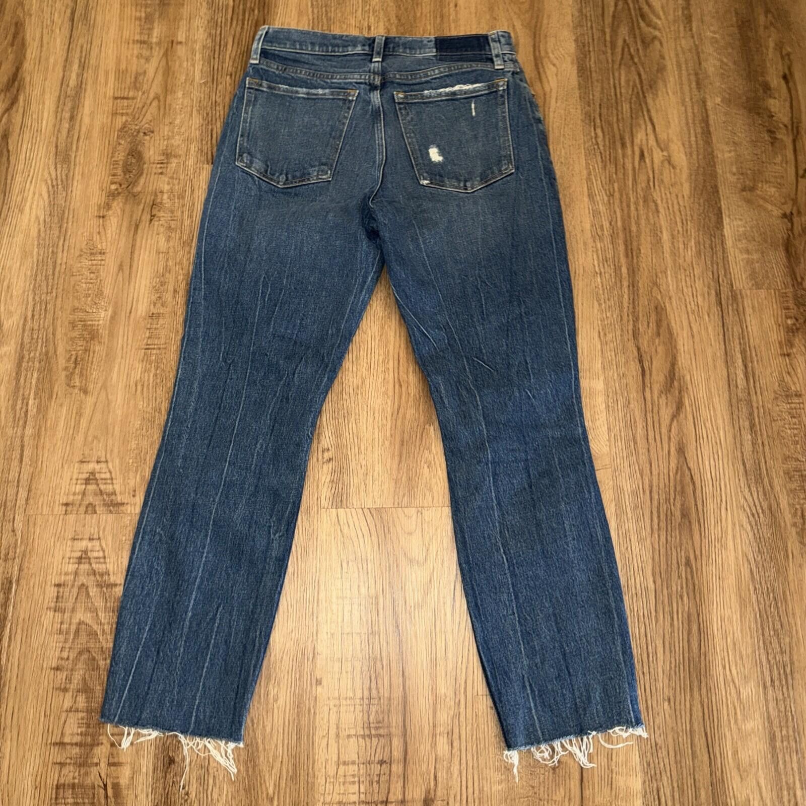 Abercrombie & Fitch Abercrombie & Fitch The Mom High Rise Distressed Jeans 28/6 Size 28" / US 6 / IT 42 - 8 Thumbnail
