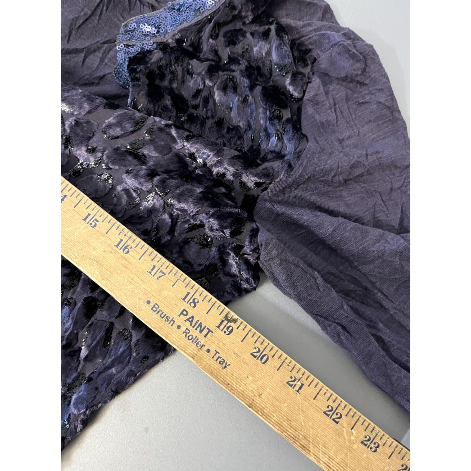 Anthropologie VINTAGE Anthropologie Velvet Leopard Button-Up Top Women Medium Purple Animal Print 90s Size M / US 6-8 / IT 42-44 - 6 Thumbnail