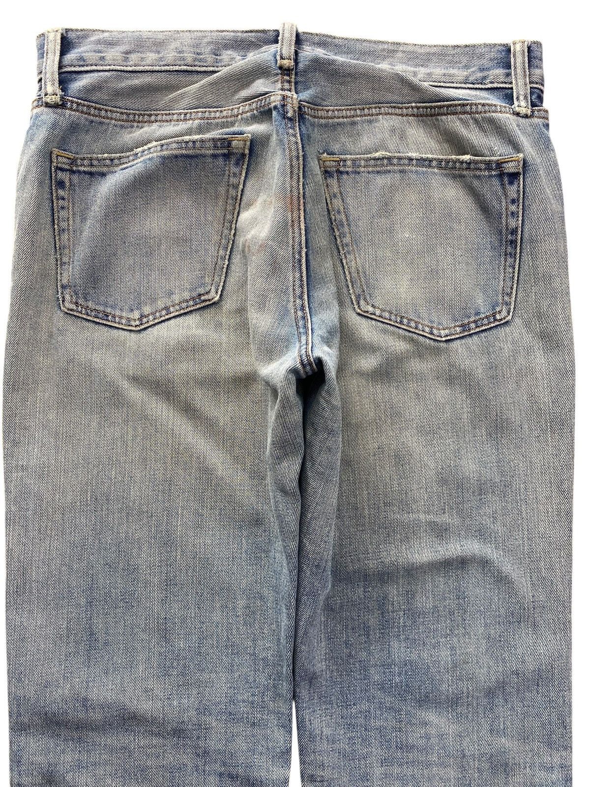 Uniqlo Uniqlo Light Wash Ripped Style Straight Leg Jeans Size US 32 / EU 48 - 4 Thumbnail
