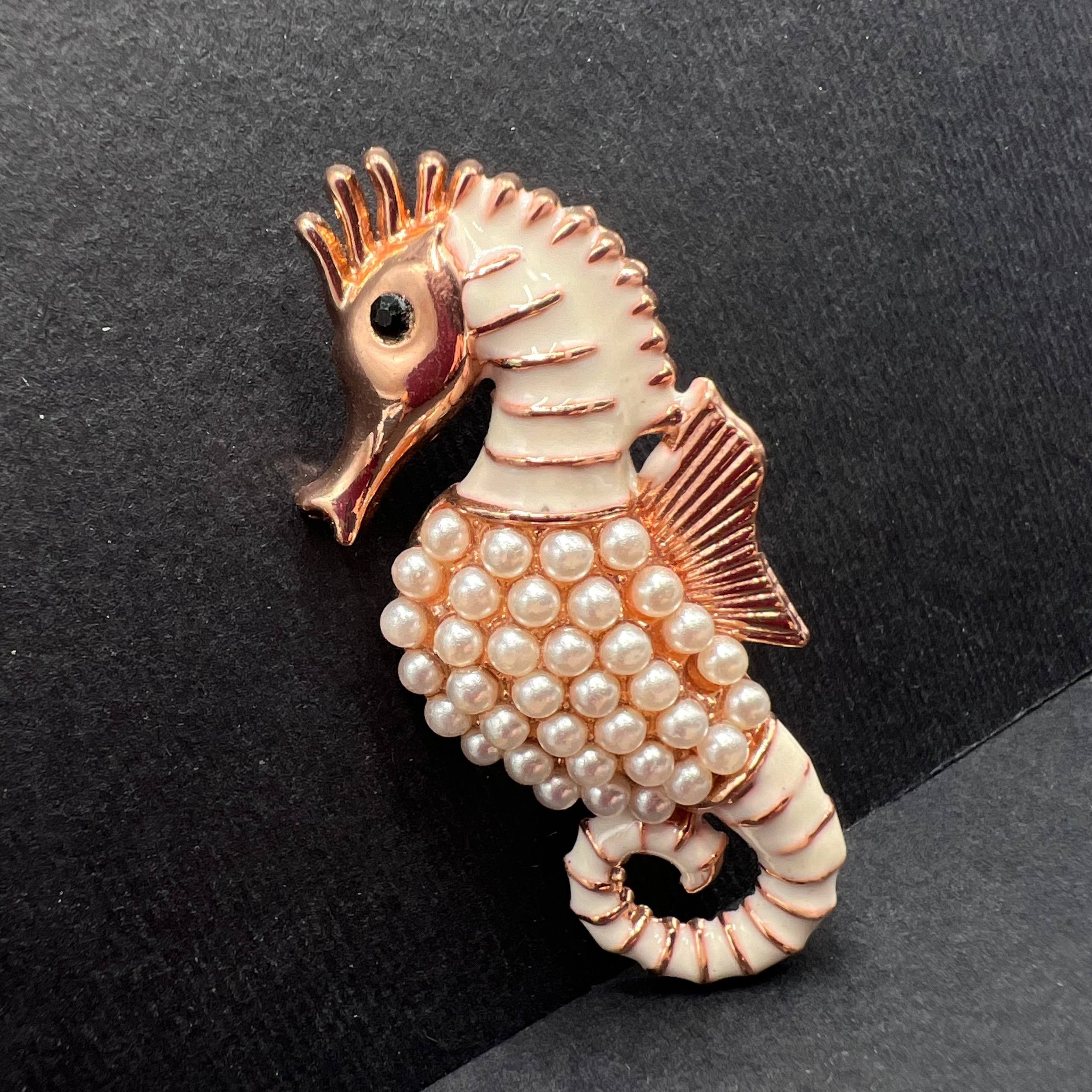 Vintage Vintage Seahorse Brooch Gold Tone Pearl Enamel Pin Size ONE SIZE - 3 Thumbnail