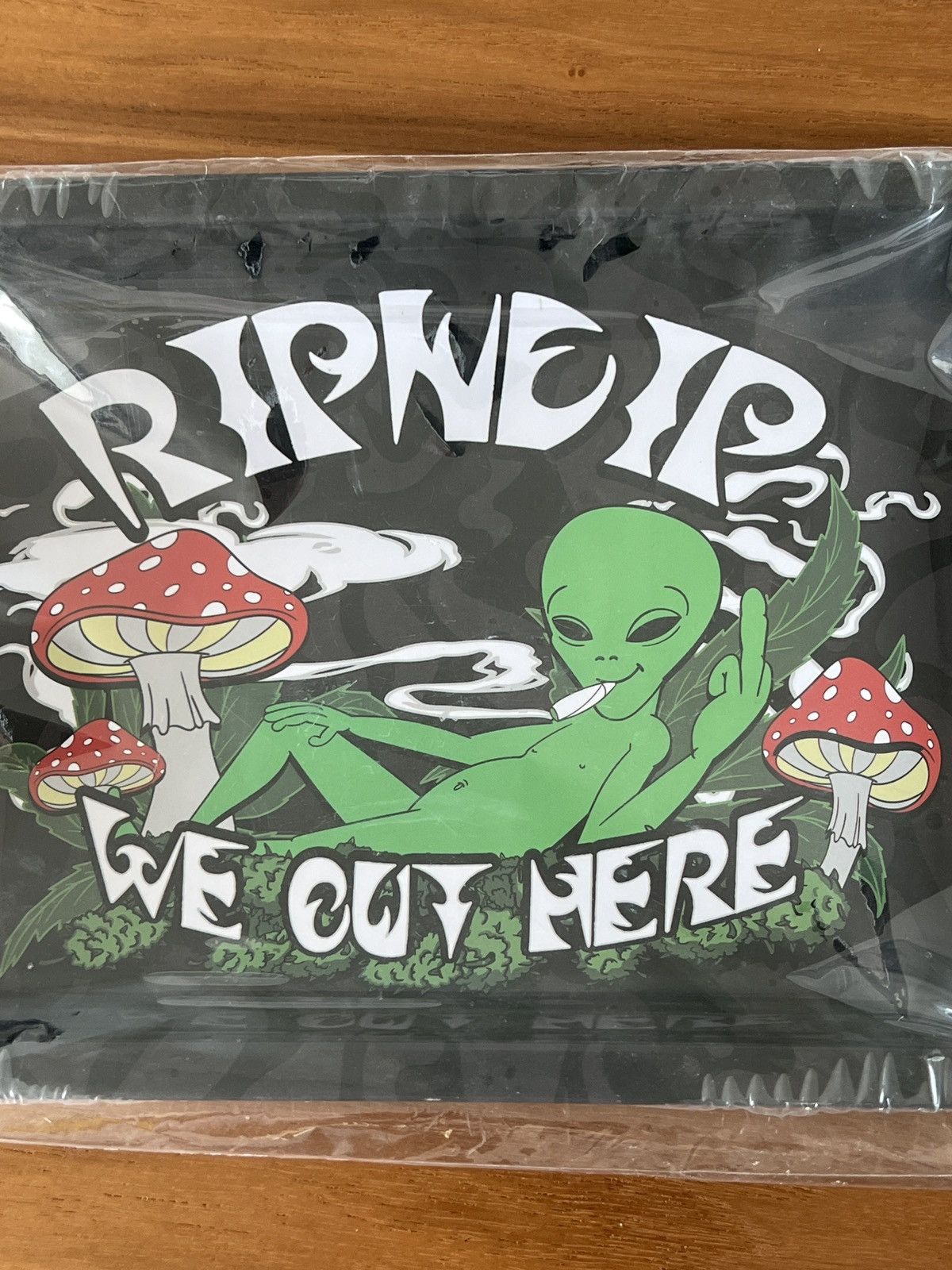 RIPNDIP Ripndip alien metal tray Size ONE SIZE - 1 Thumbnail