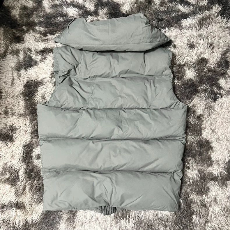 Balenciaga 22 SS show big collar down vest 2504-Nextarrow