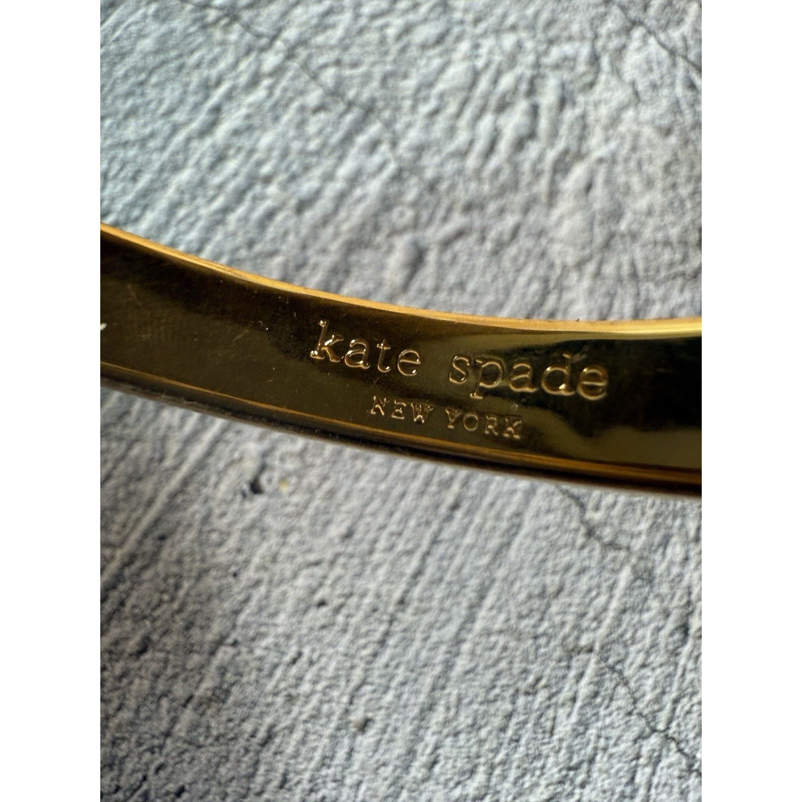 Kate Spade EUC Kate Spade Red Enamel Red Letter Day Gold Plated Bangle Size ONE SIZE - 7 Thumbnail