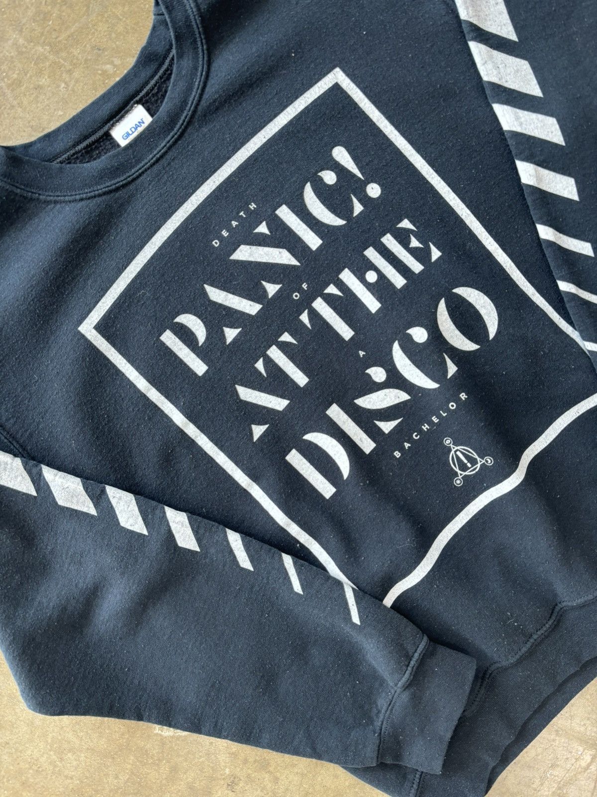 Band Tees Panic at the Disco Death of a Bachelor Crewneck Medium Size US M / EU 48-50 / 2 - 1 Thumbnail
