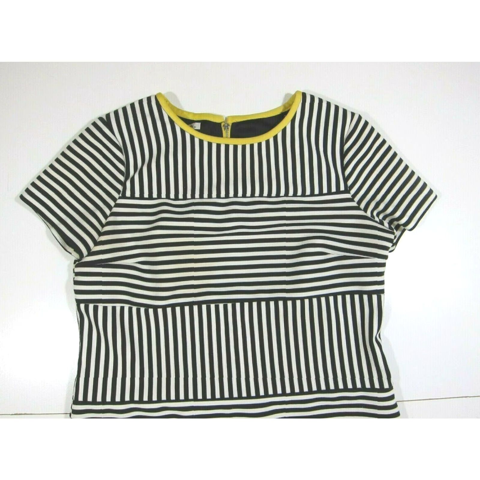 MAGGY LONDON Maggy London Black White Stripe Short Sleeve Pencil Dress Women Size 4 Size 27" / US 4 / IT 40 - 4 Thumbnail