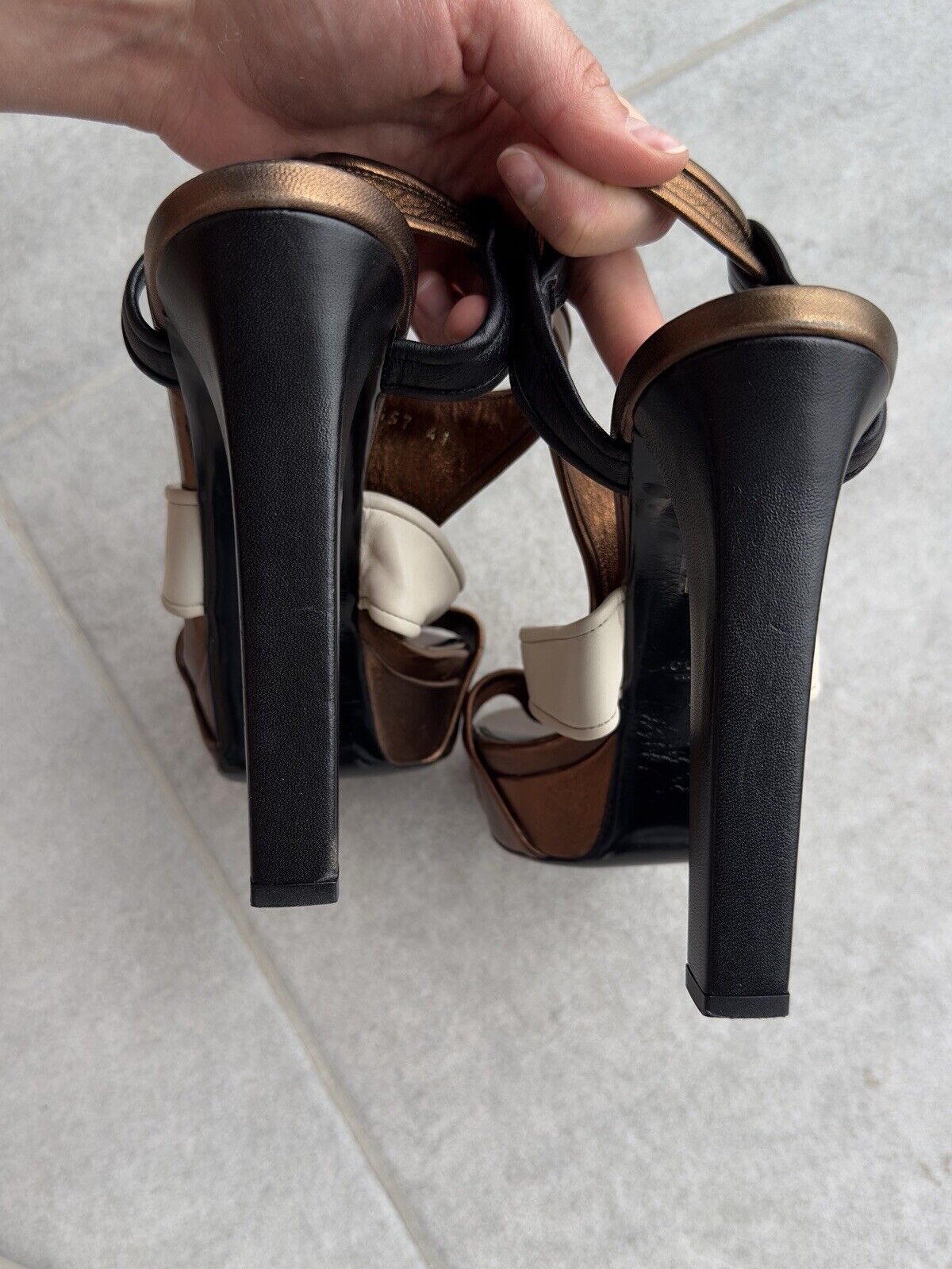 Gucci Gucci Hight Heel Gold Leather Platform Sandals Size 41 Size US 11 / IT 41 - 18 Thumbnail