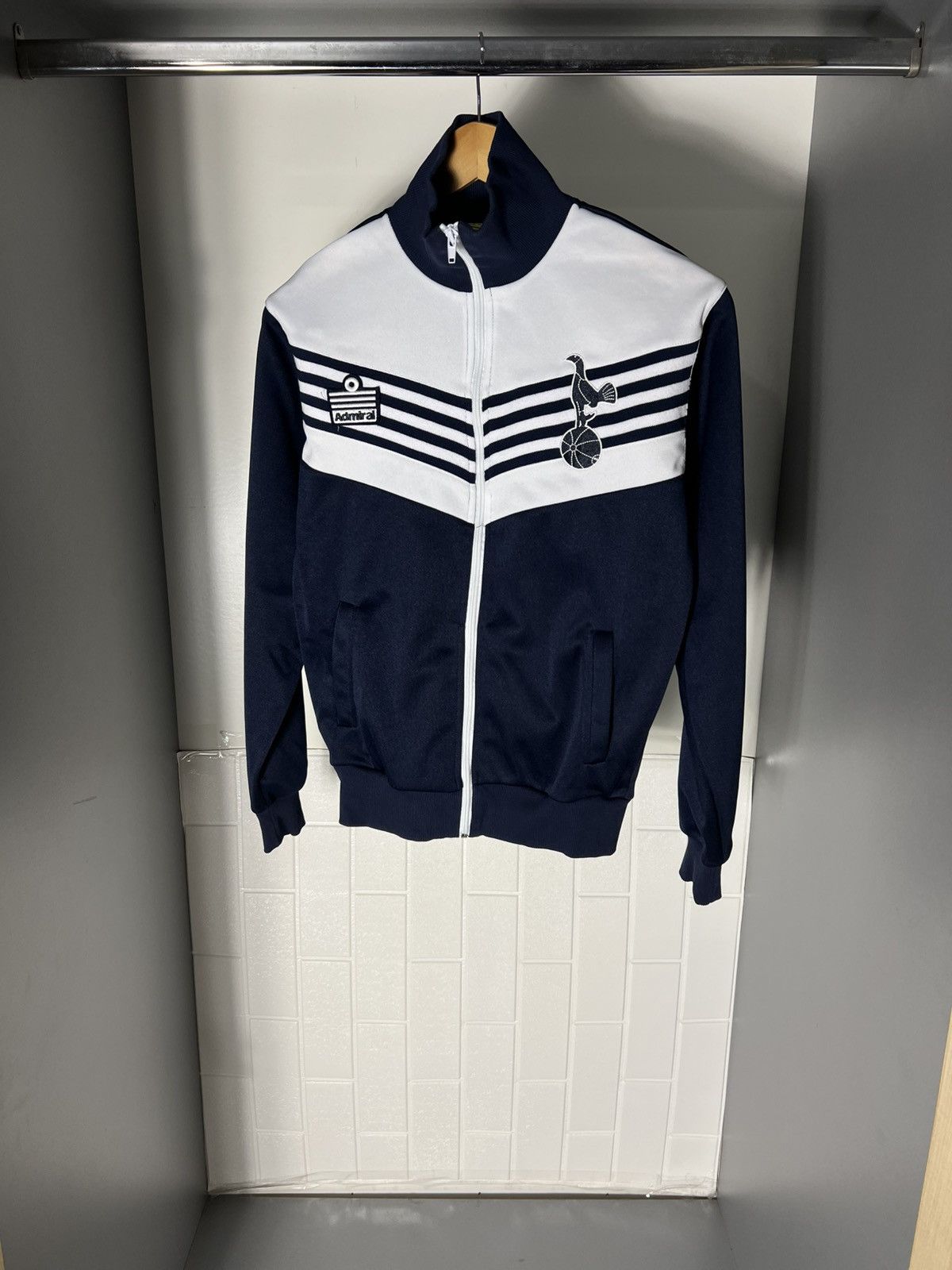 Vintage ADMIRAL FC TOTTENHAM HOTSPUR ENGLAND RETRO SOCCER JERSEY Size US S / EU 44-46 / 1 - 3 Thumbnail