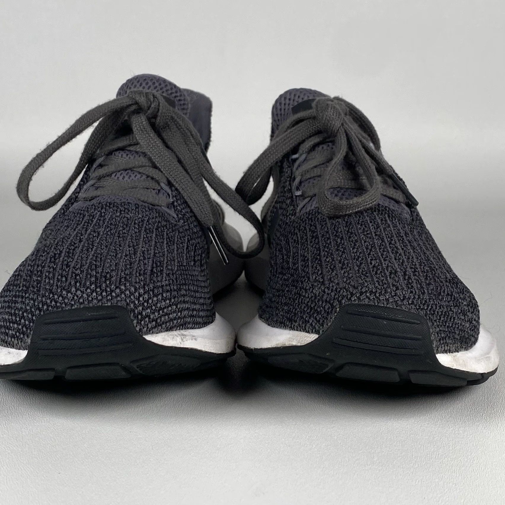 Adidas Adidas Original Sneakers Swift Run Men’s Size 9 Running Sneakers Carbon Black Sneaker Adidas Running Men Black 2019 Size US 9 / EU 42 - 3 Thumbnail