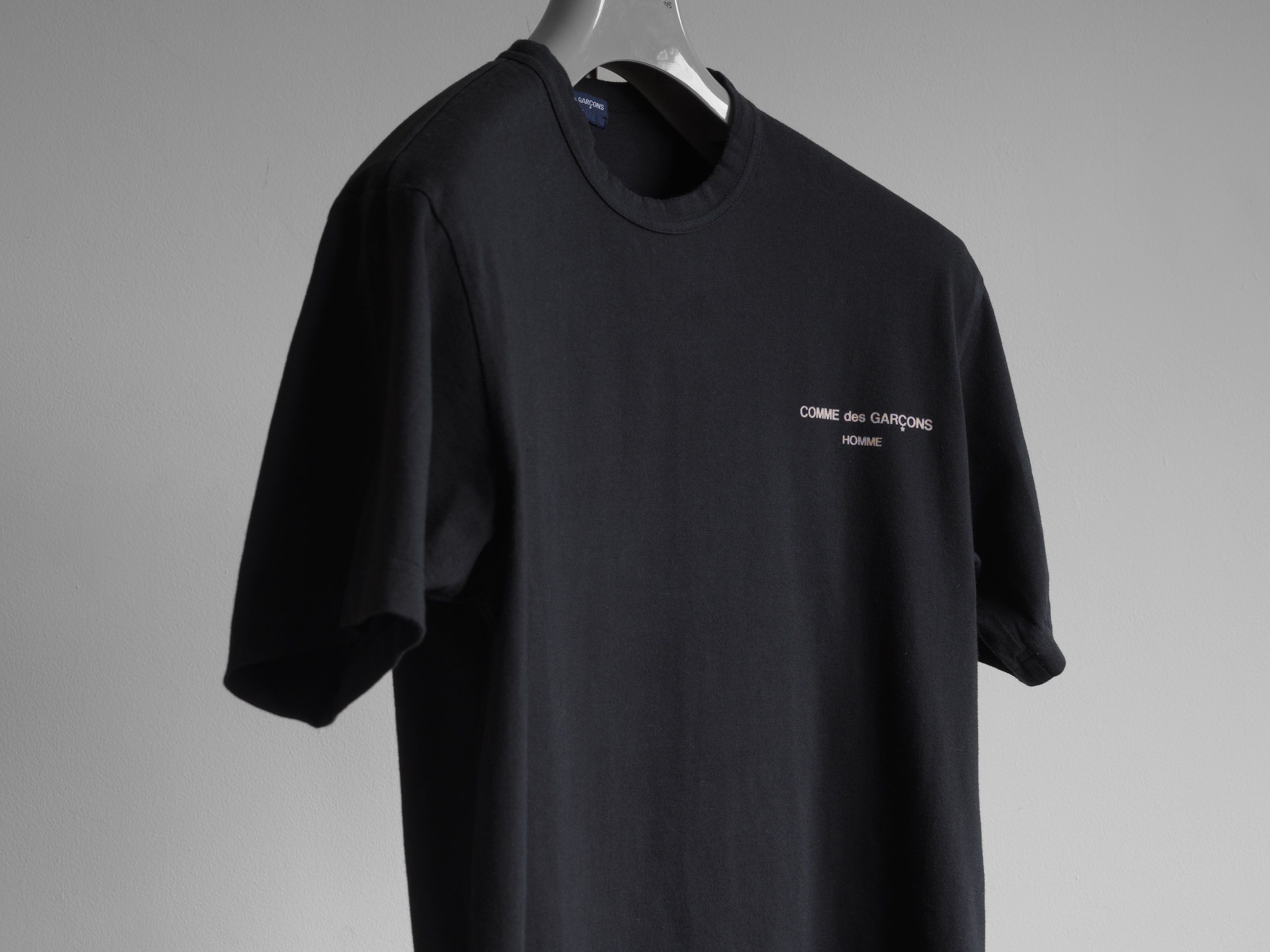 Comme des Garcons Homme SS2005 COMME des GARCONS HOMME LOGO PRINT T-SHIRT Size US S / EU 44-46 / 1 - 3 Thumbnail