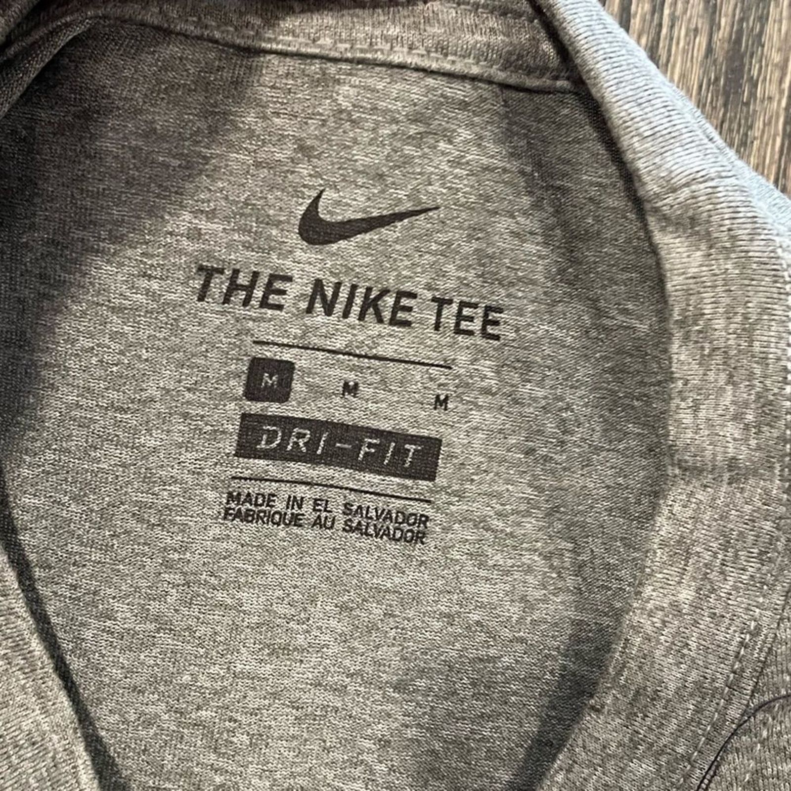 Nike NWOT Nike Womens Dri-Fit WNBA Delaware Blue Coats T-Shirt M Size M / US 6-8 / IT 42-44 - 4 Thumbnail
