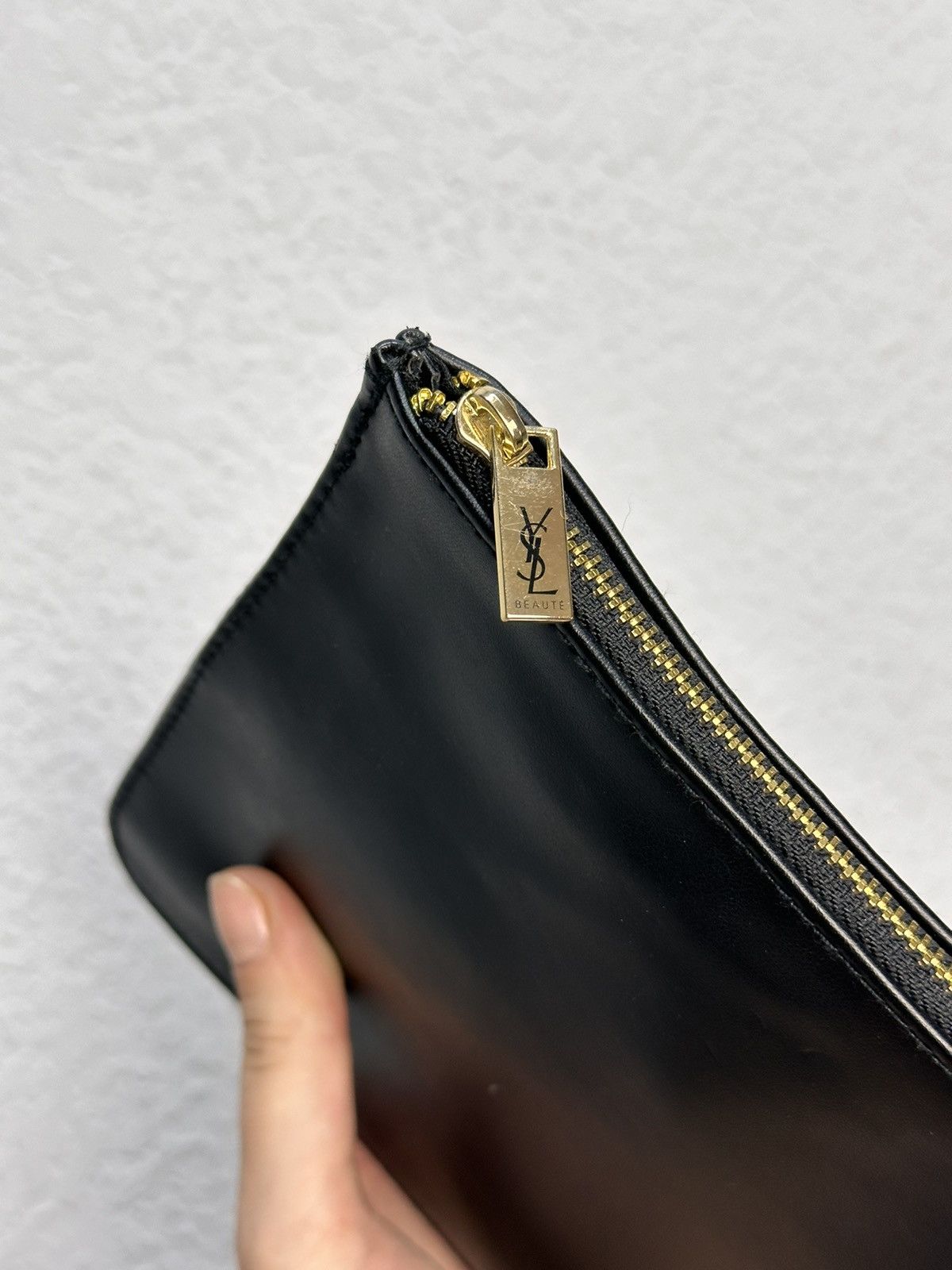 Yves Saint Laurent Yves Saint Laurent Black Leather Clutch Pouch 17x20cm Size ONE SIZE - 6 Thumbnail